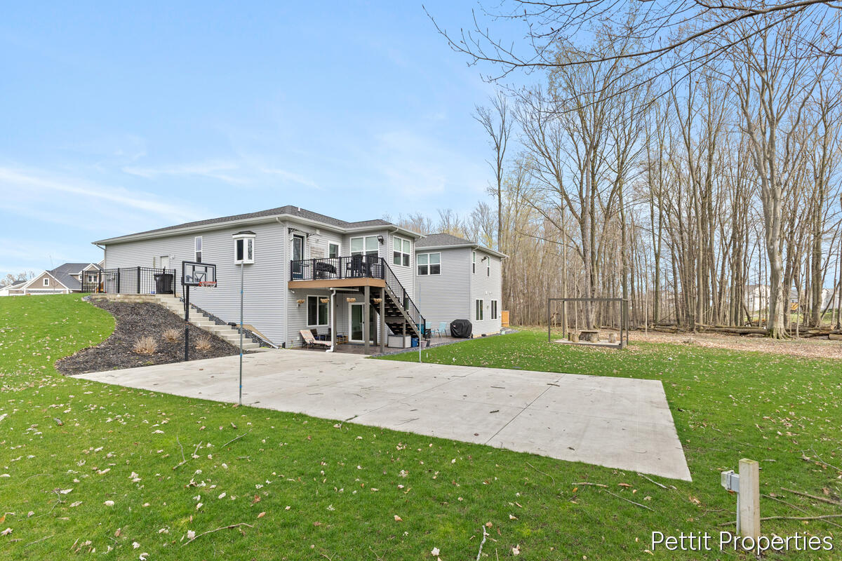 1835 Gloryfield Drive SW Byron Center MI 49315