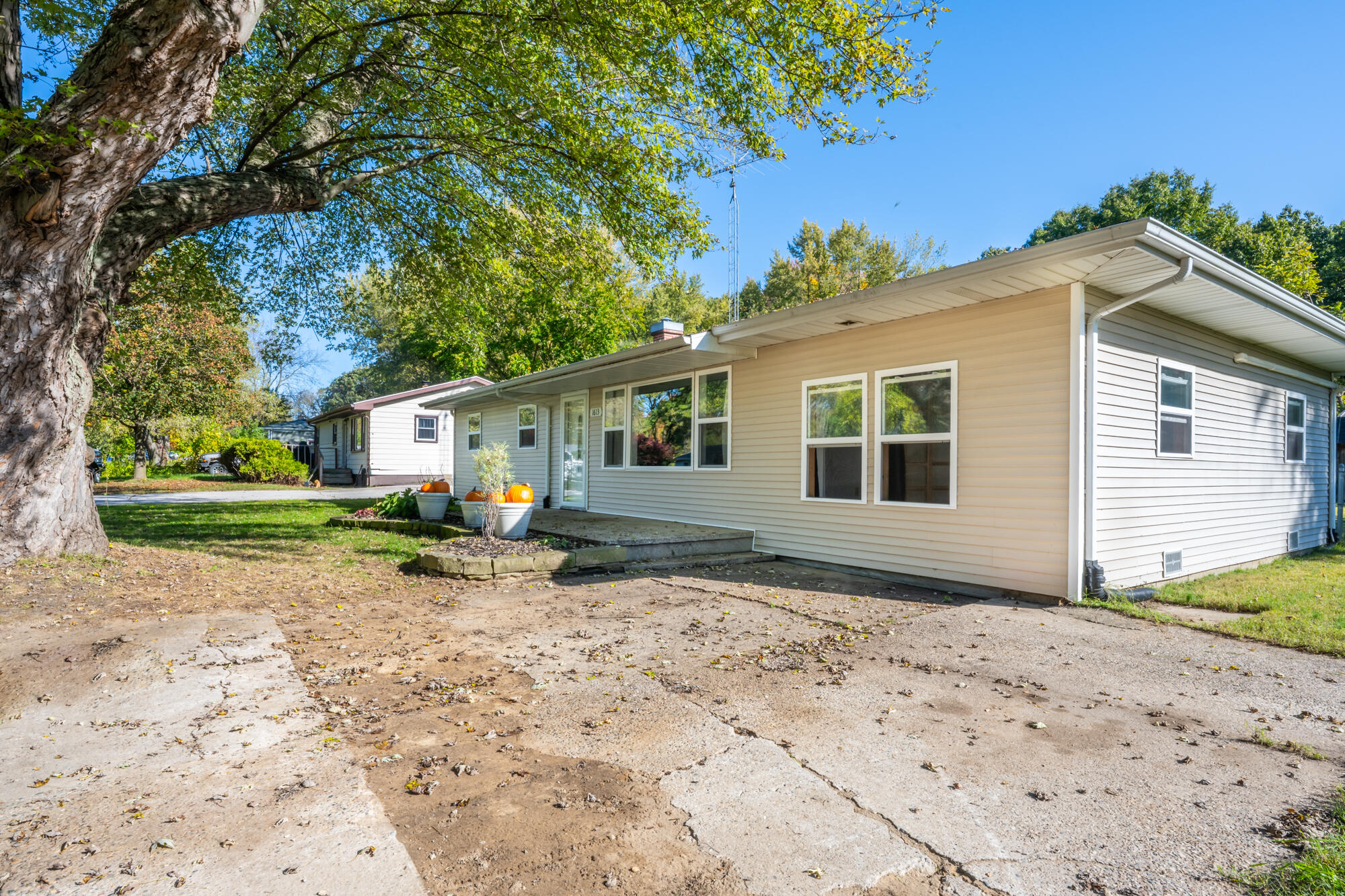 1613 Kay Drive Benton Harbor MI 49022