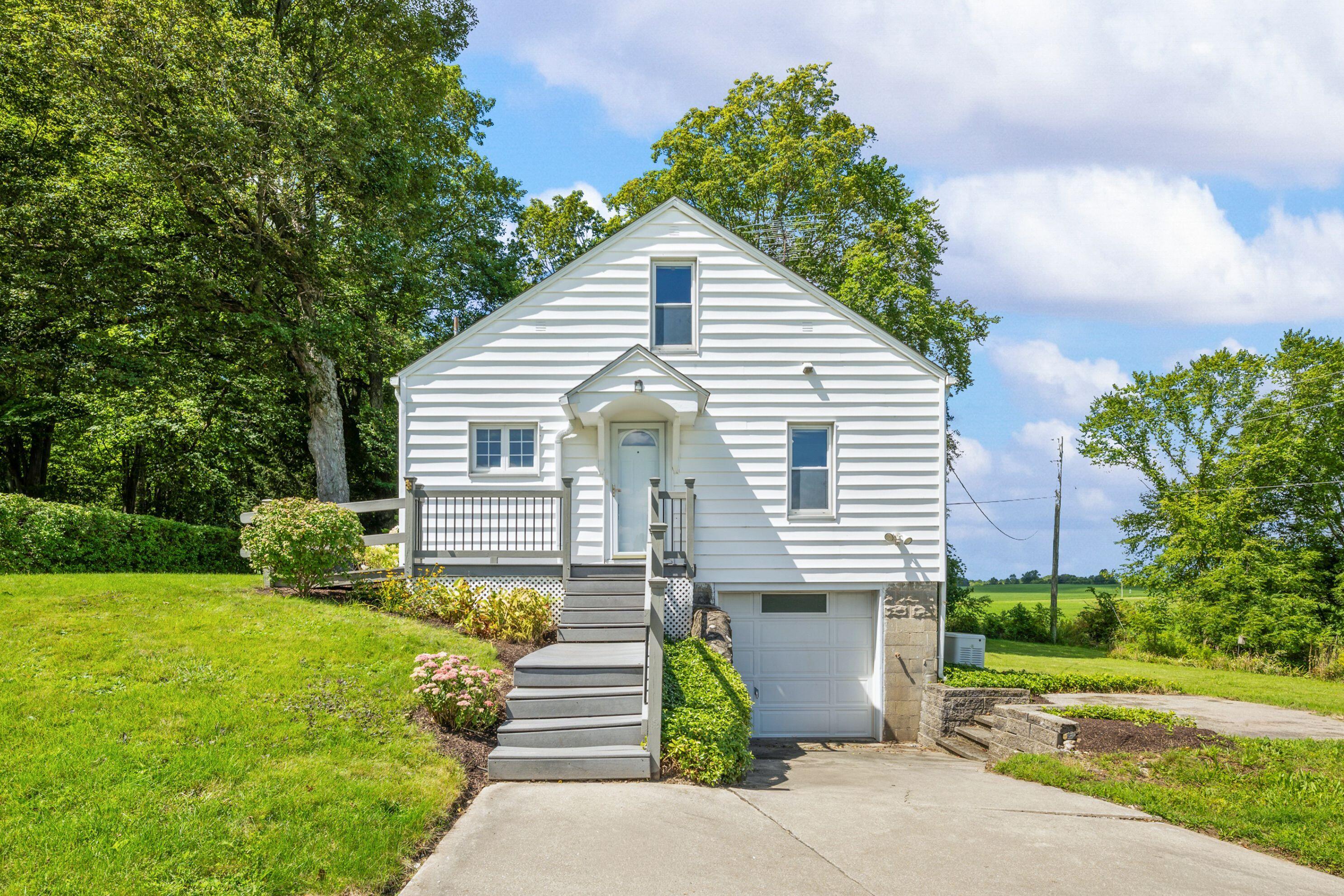 1815 E Glendora Road Buchanan MI 49107