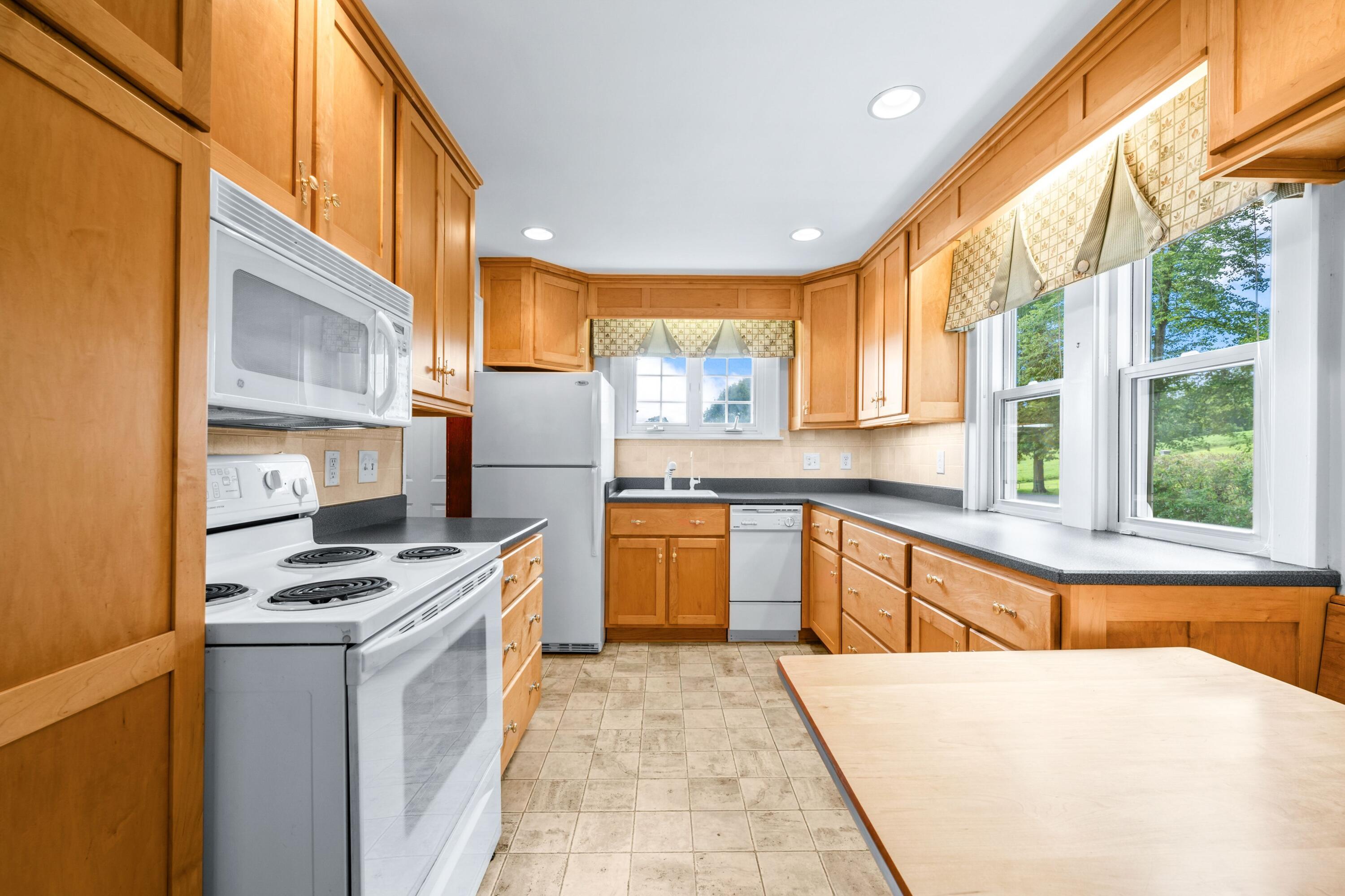 1815 E Glendora Road Buchanan MI 49107