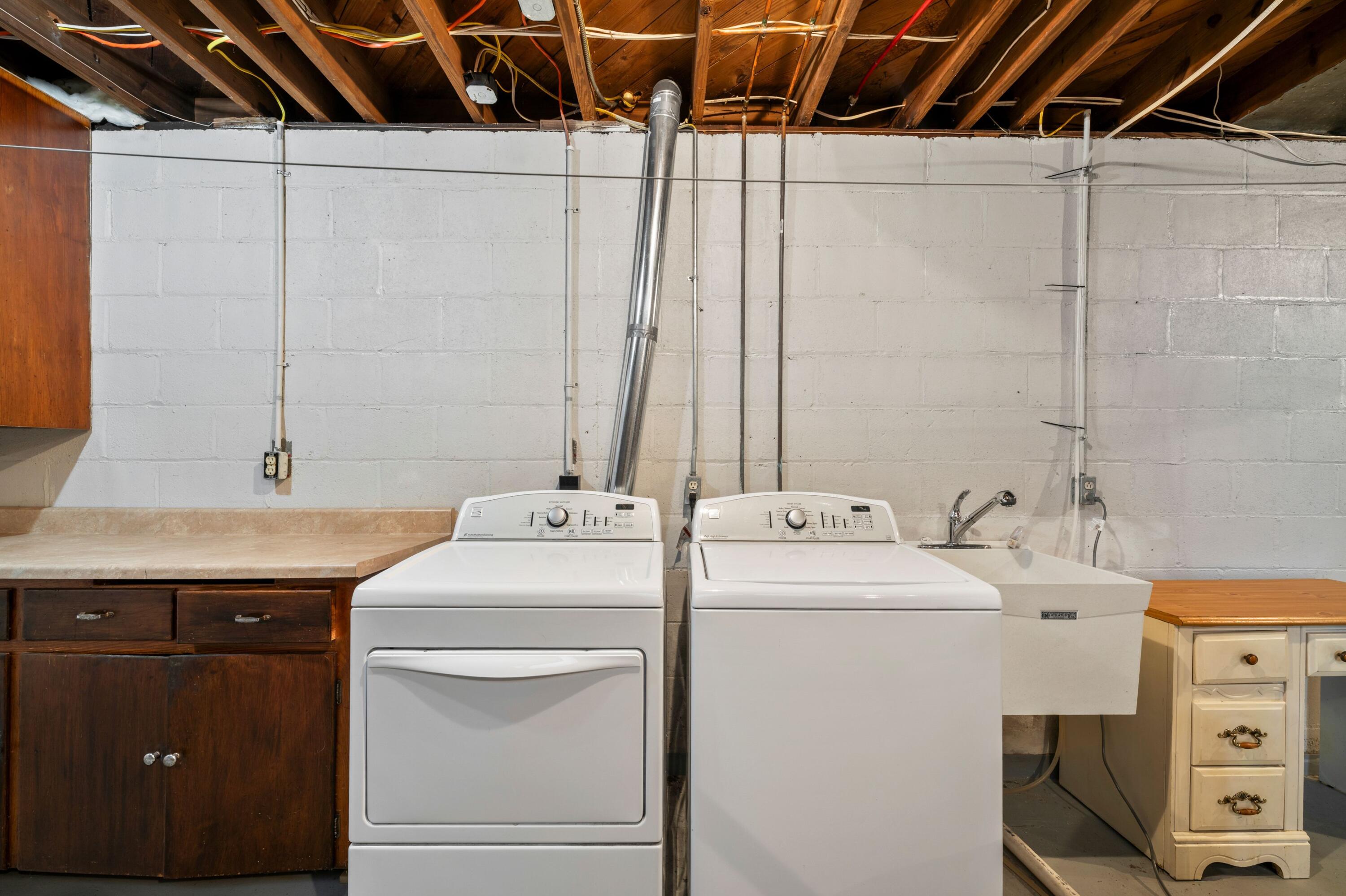1815 E Glendora Road Buchanan MI 49107