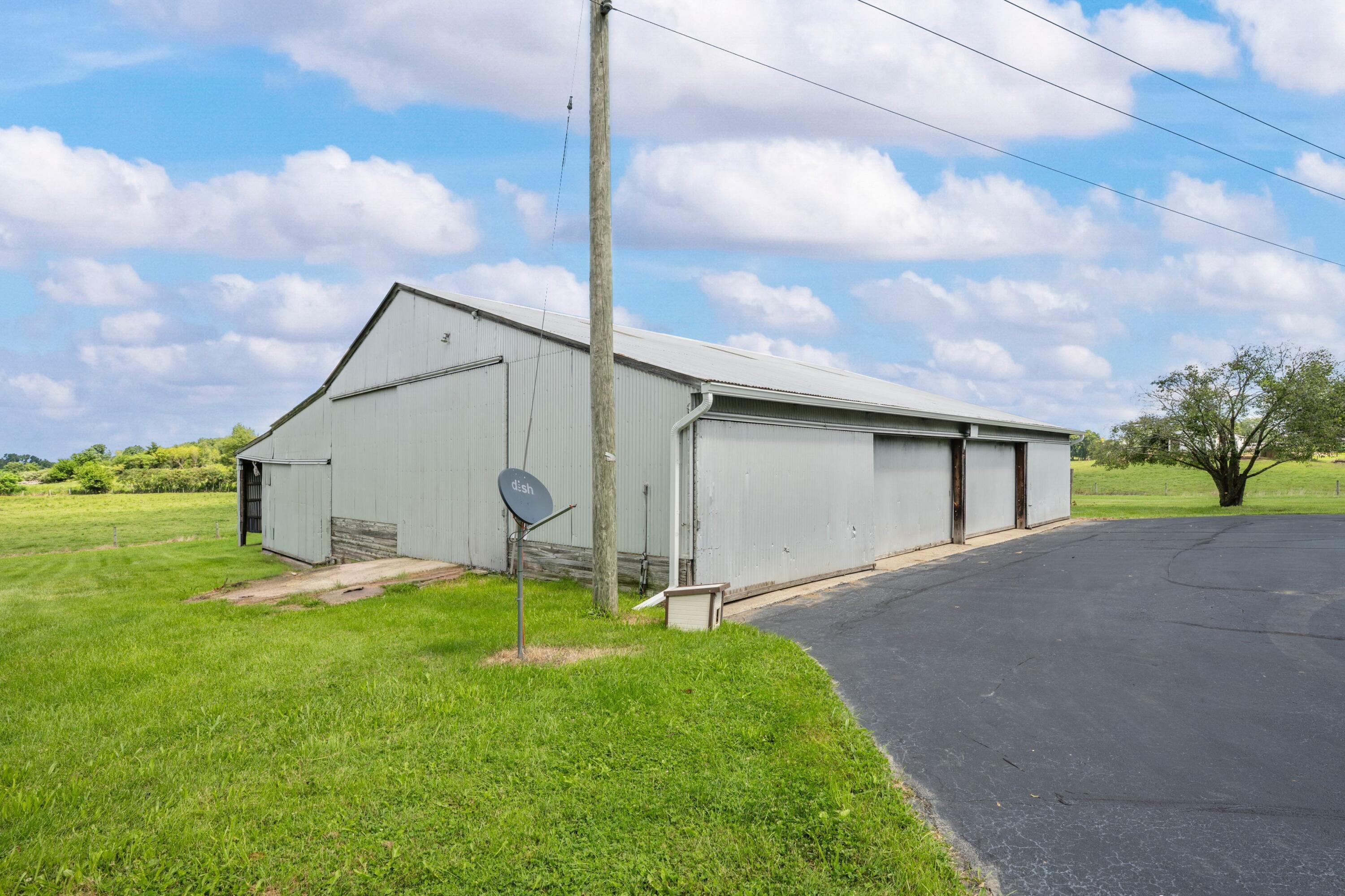 1815 E Glendora Road Buchanan MI 49107