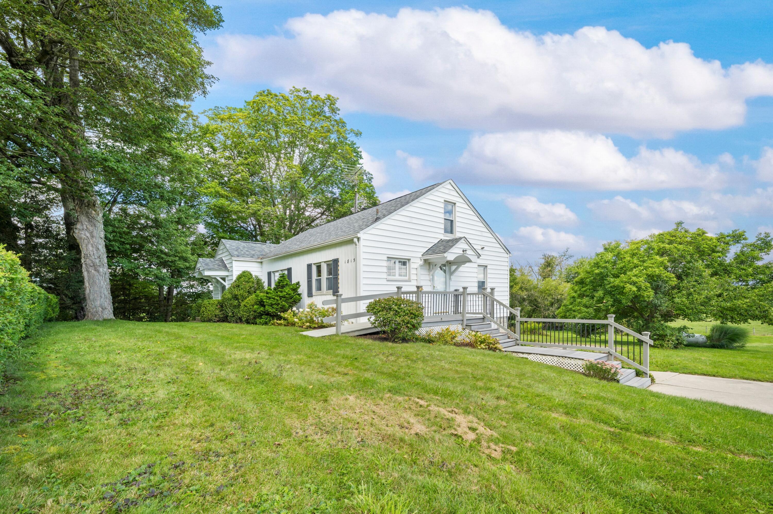 1815 E Glendora Road Buchanan MI 49107