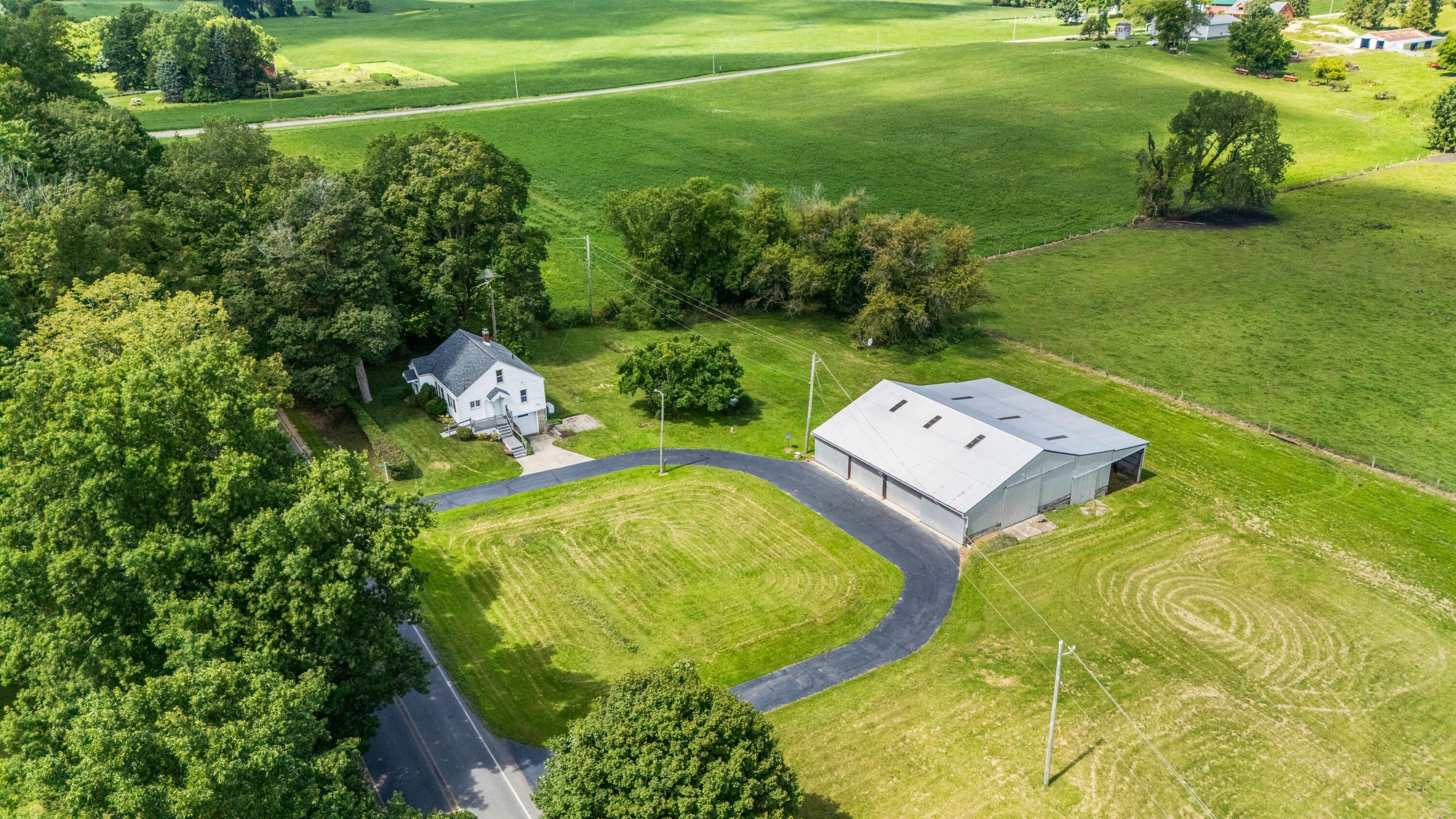 1815 E Glendora Road Buchanan MI 49107