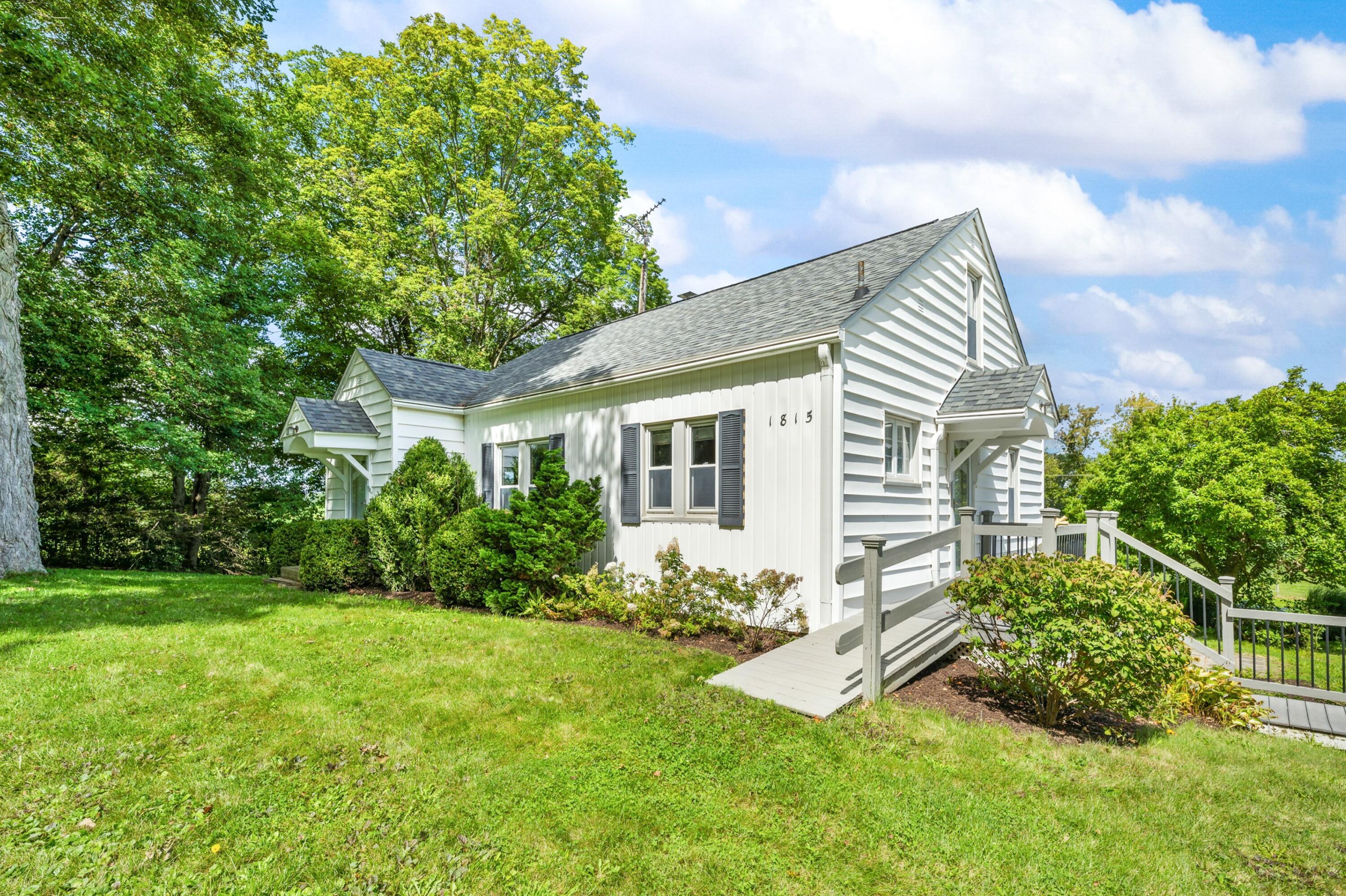 1815 E Glendora Road Buchanan MI 49107