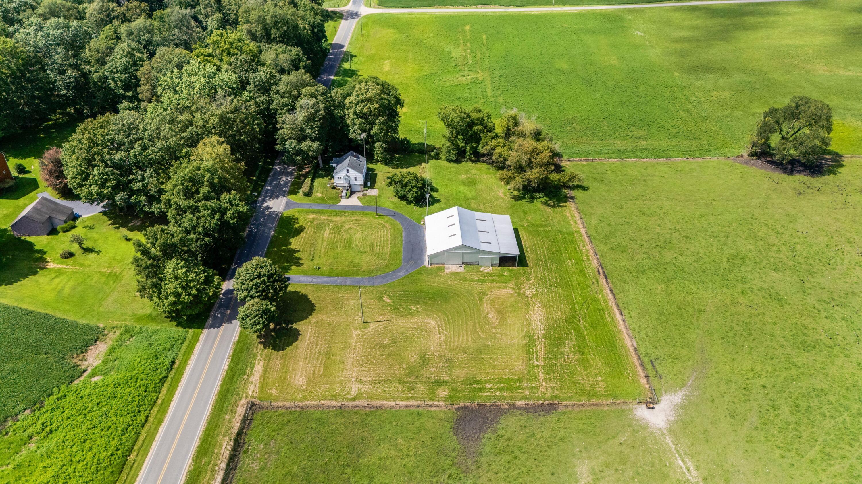 1815 E Glendora Road Buchanan MI 49107