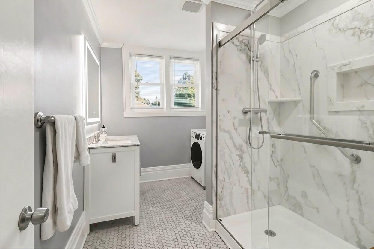 206 N Gaylord Avenue Ludington MI 49431
