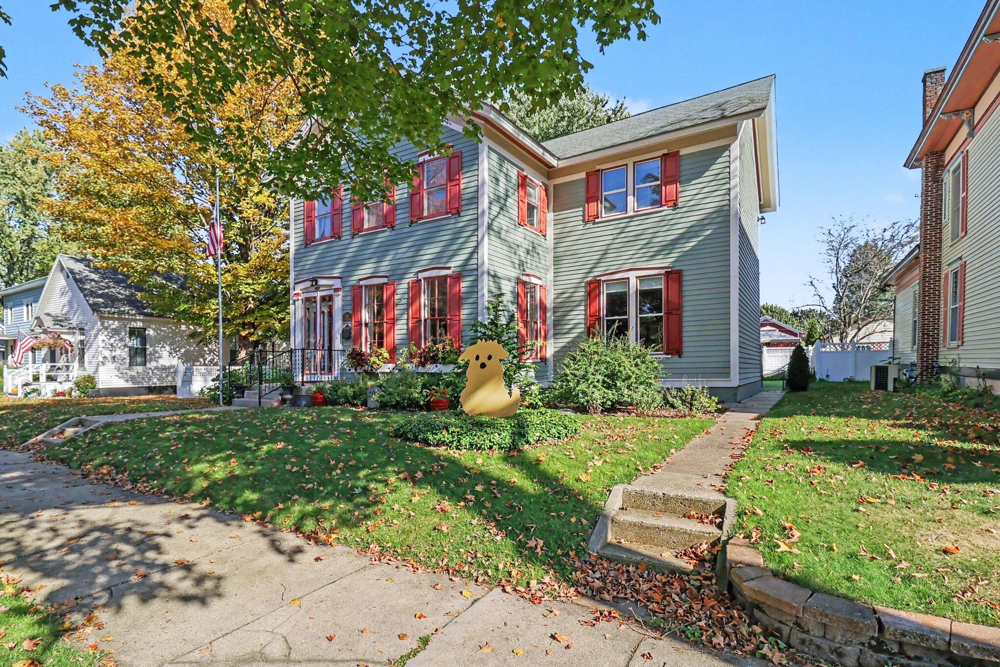 206 N Gaylord Avenue Ludington MI 49431
