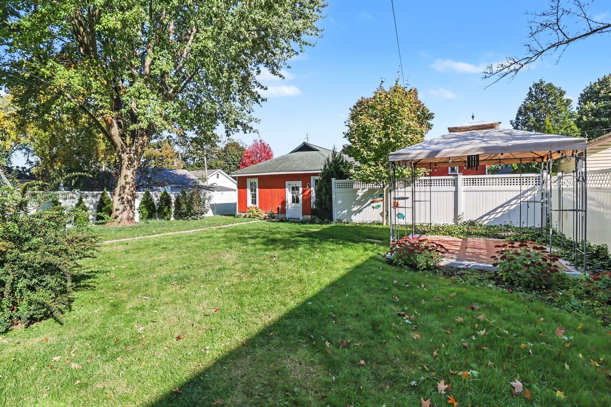 206 N Gaylord Avenue Ludington MI 49431