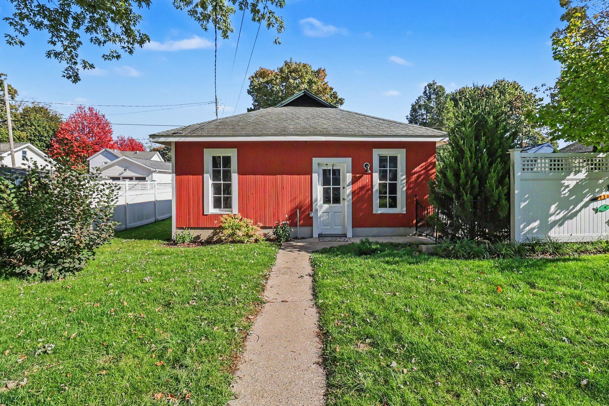 206 N Gaylord Avenue Ludington MI 49431