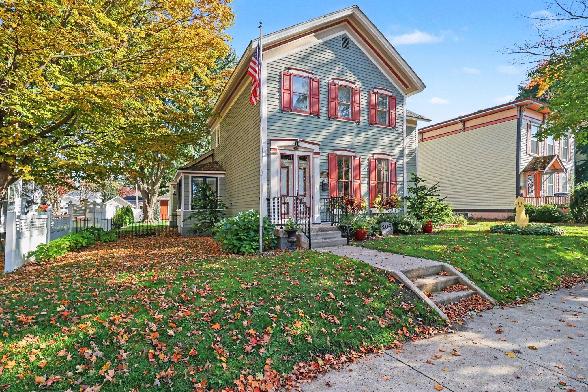 206 N Gaylord Avenue Ludington MI 49431