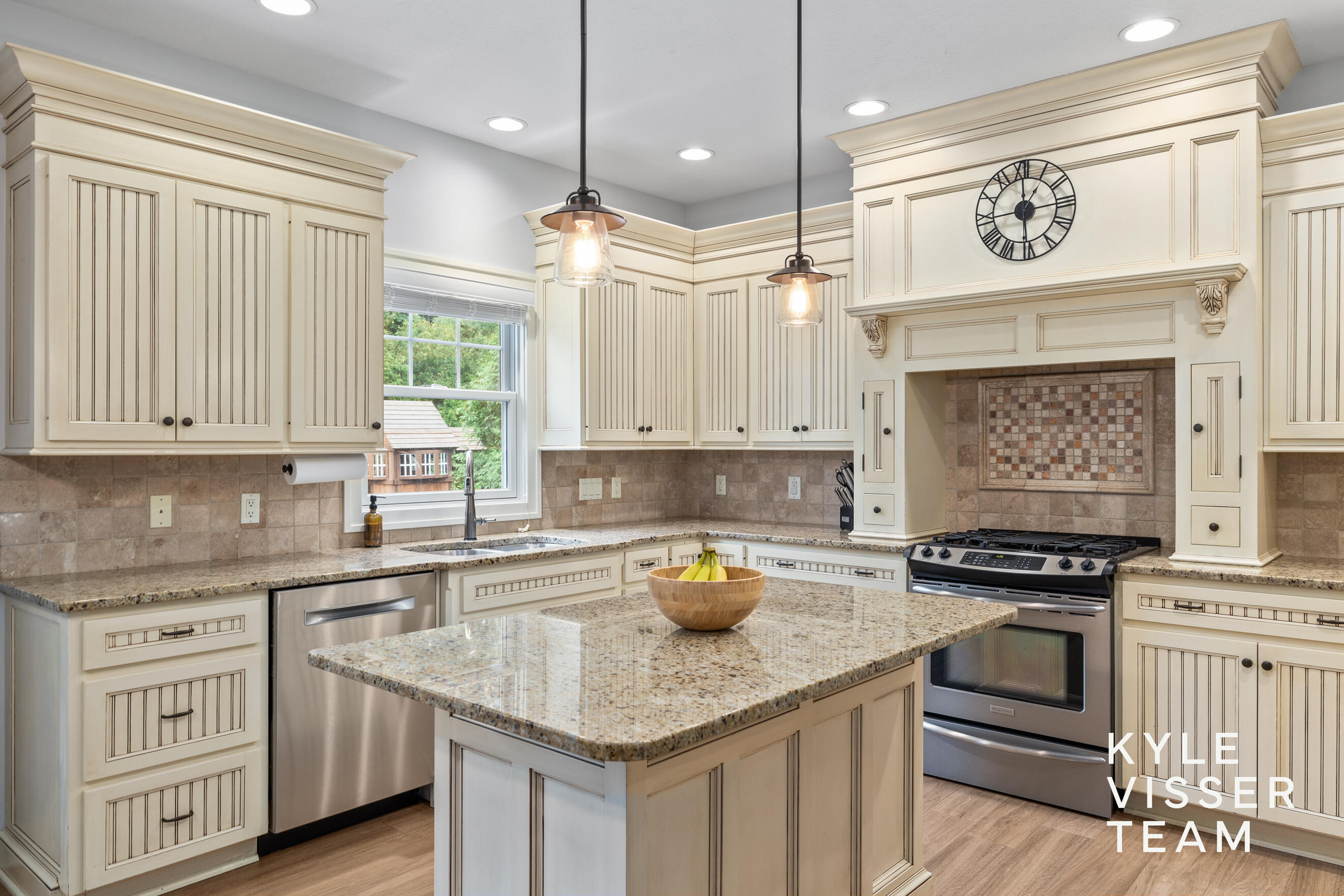 1622 Amberley Court SE East Grand Rapids MI 49506