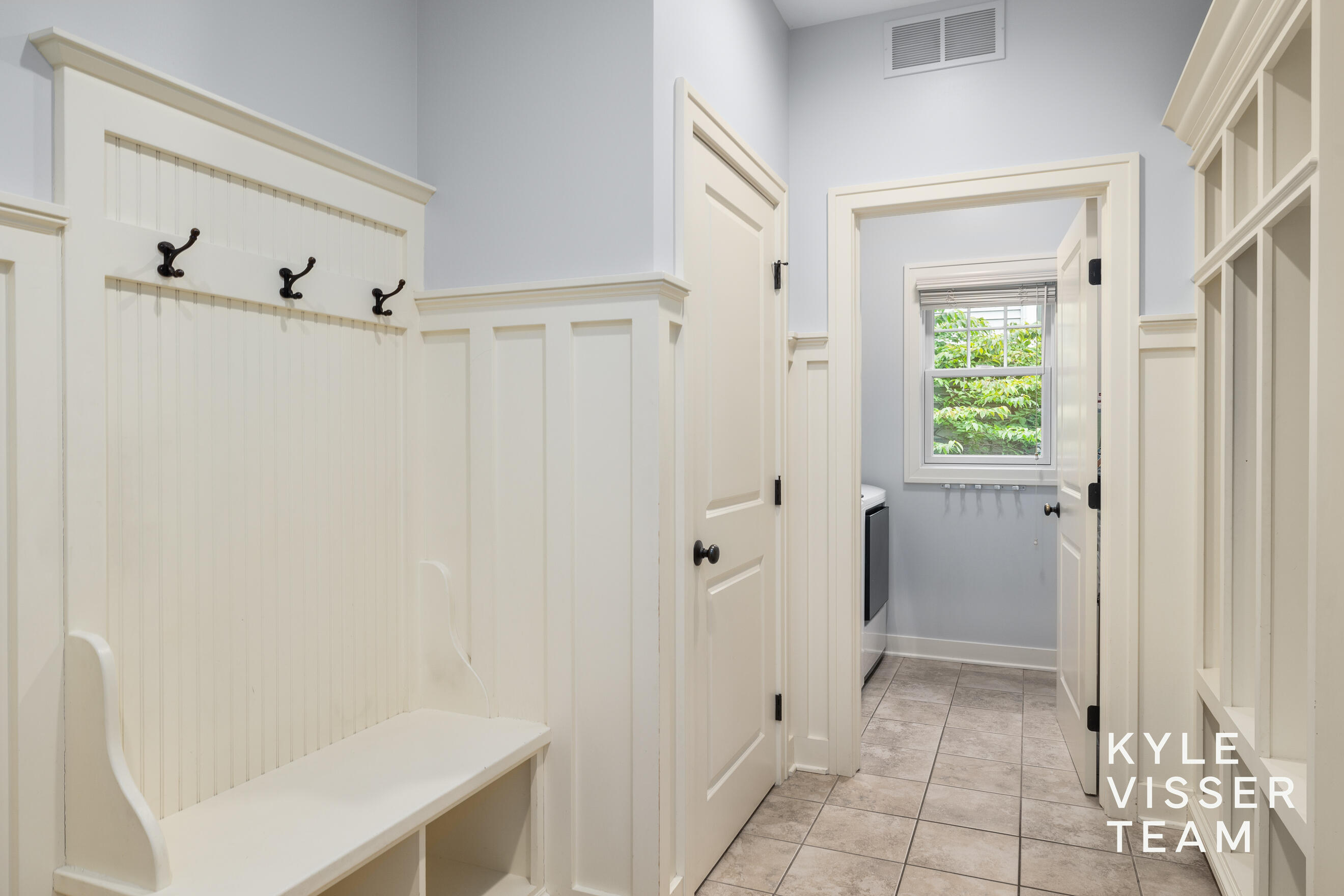 1622 Amberley Court SE East Grand Rapids MI 49506