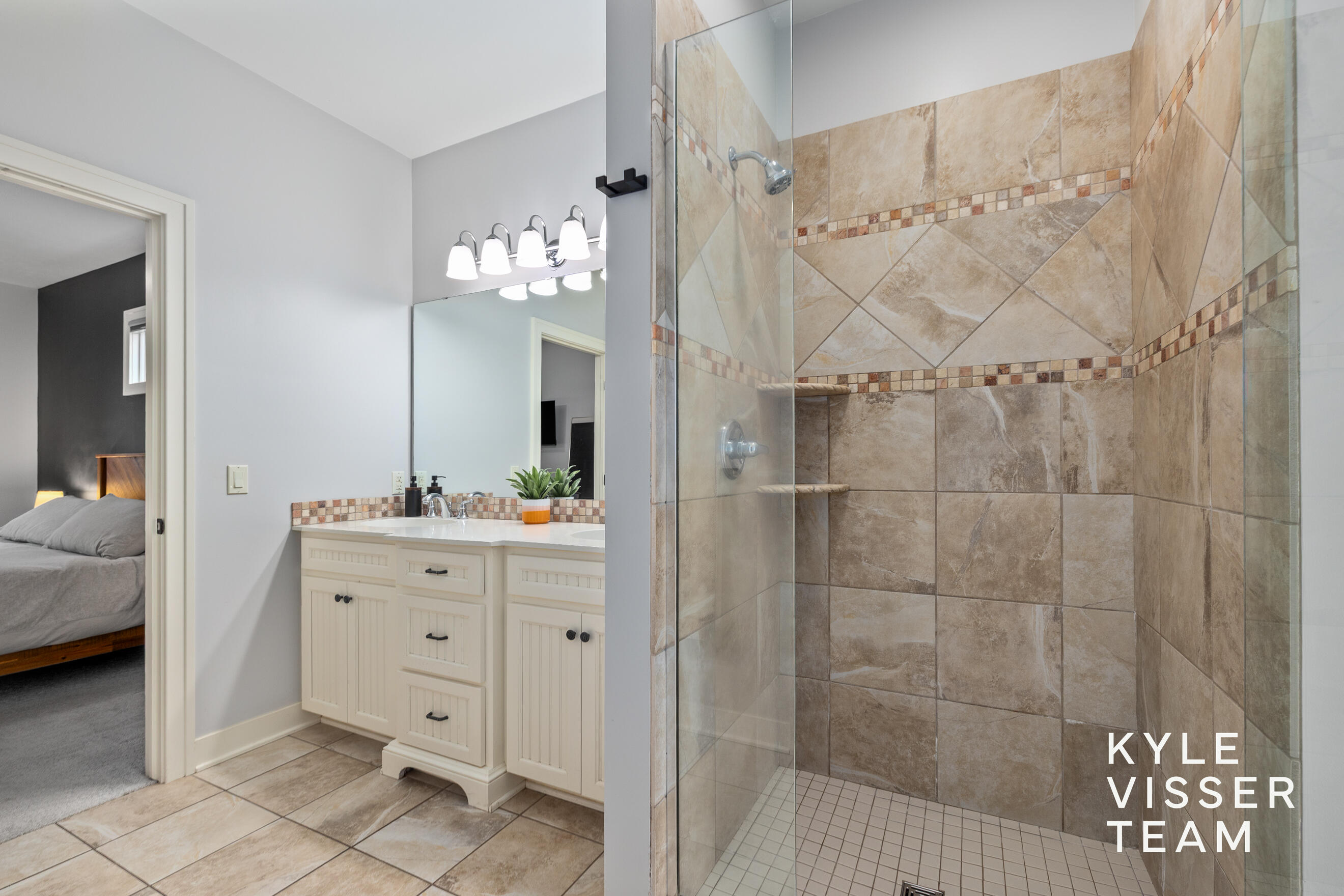 1622 Amberley Court SE East Grand Rapids MI 49506