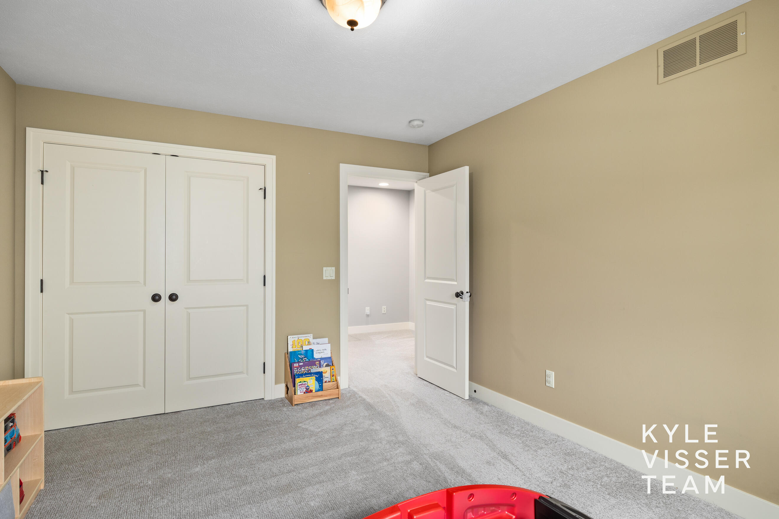 1622 Amberley Court SE East Grand Rapids MI 49506