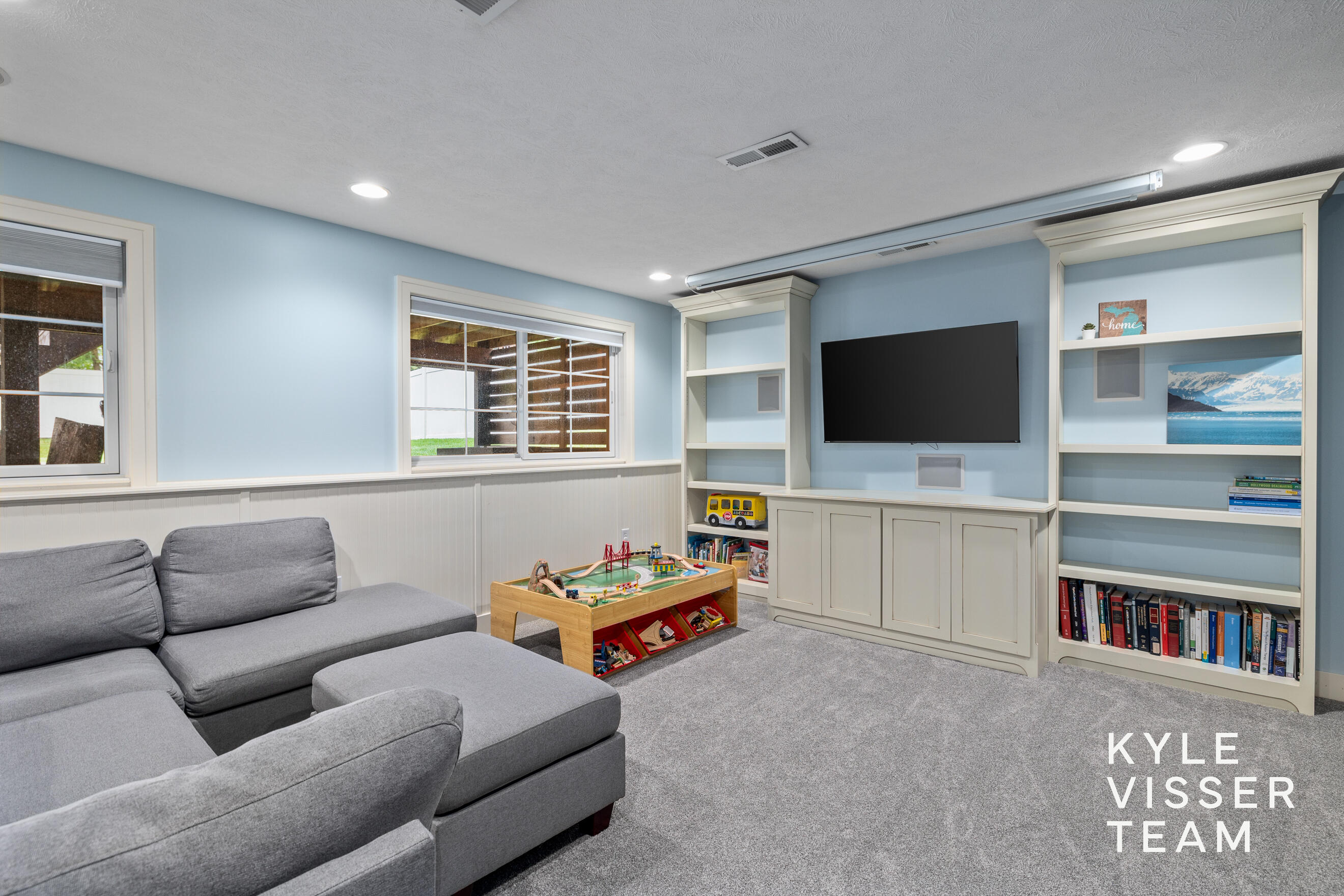 1622 Amberley Court SE East Grand Rapids MI 49506
