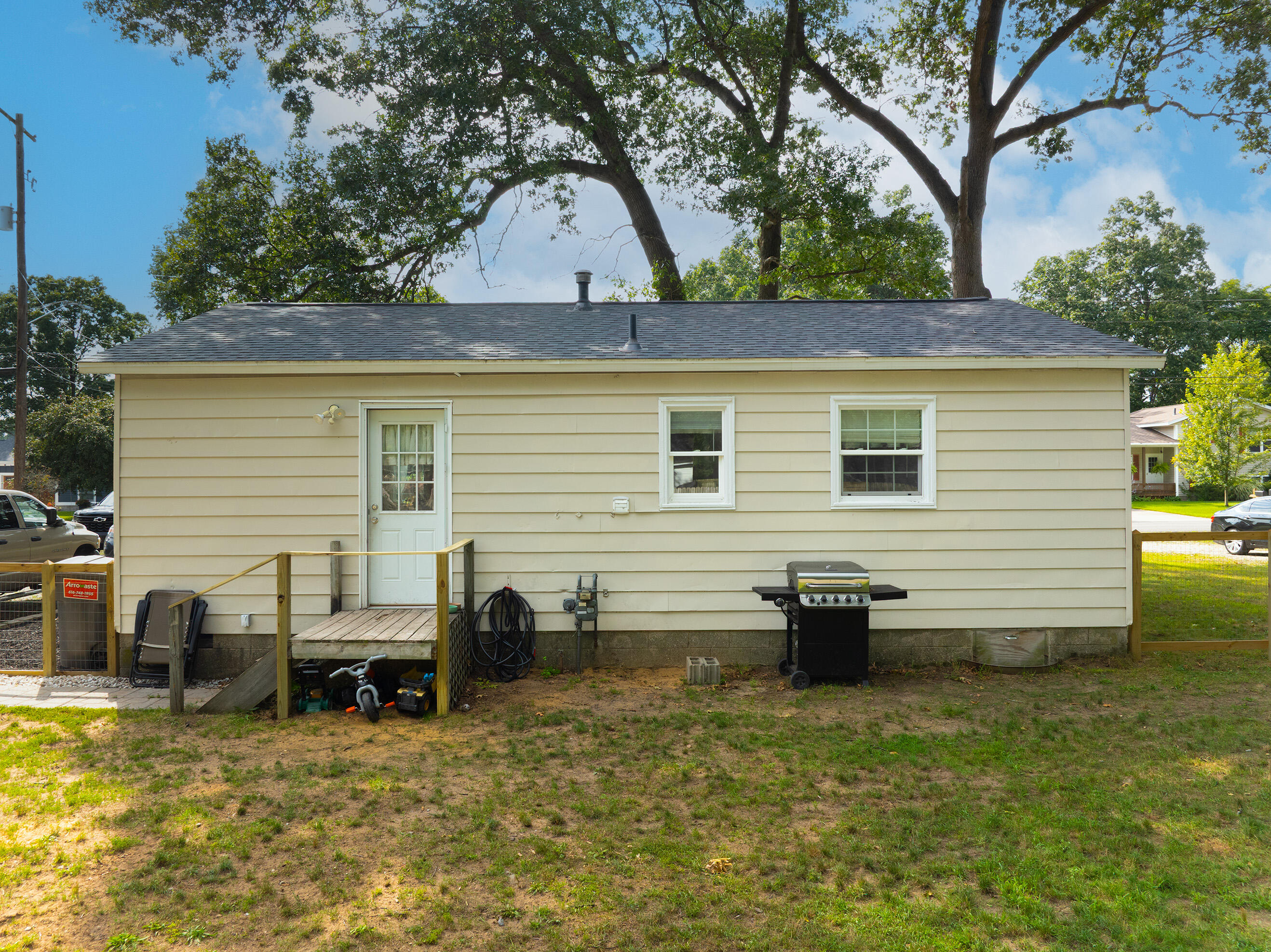 1210 Woodcrest Street Muskegon MI 49442