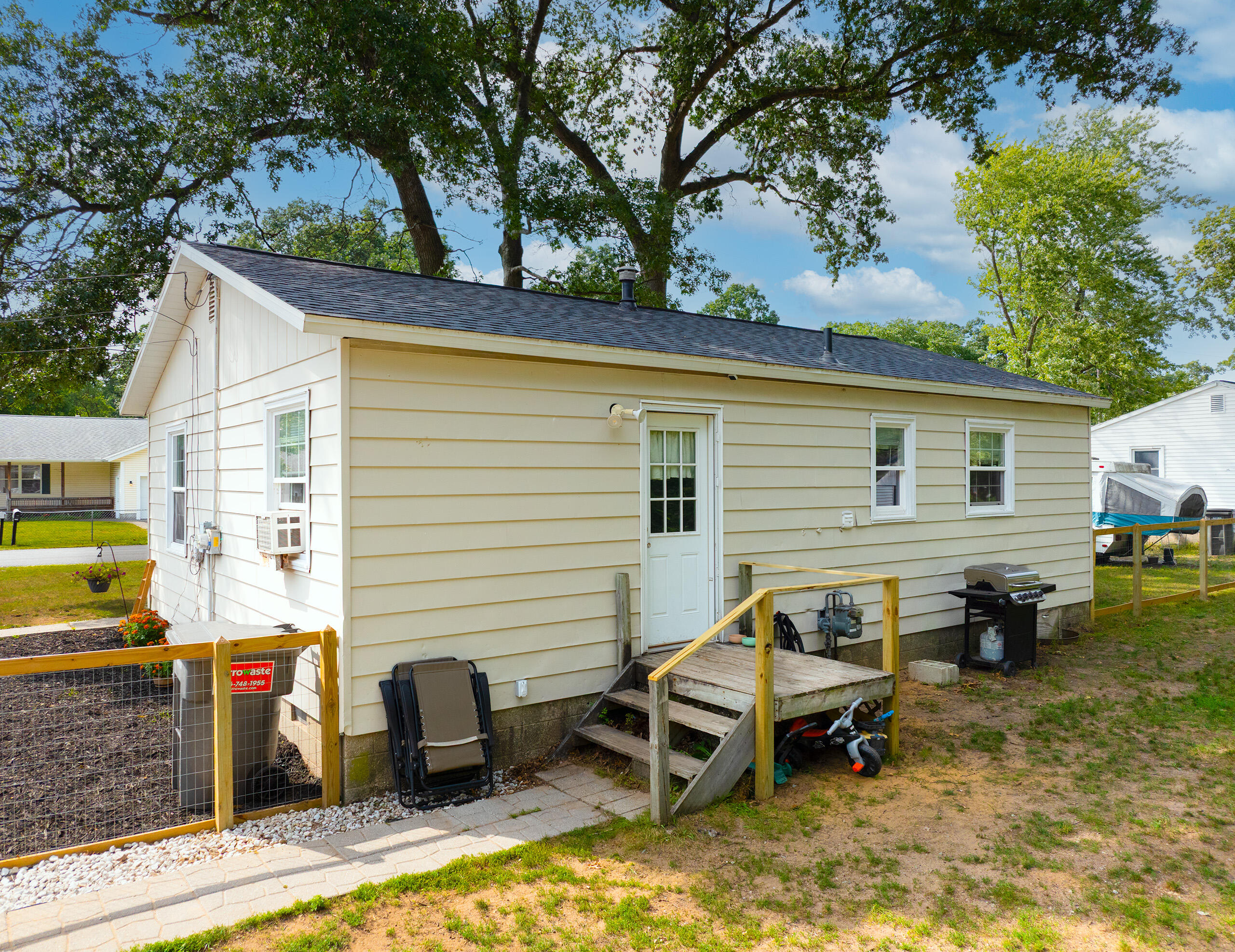 1210 Woodcrest Street Muskegon MI 49442