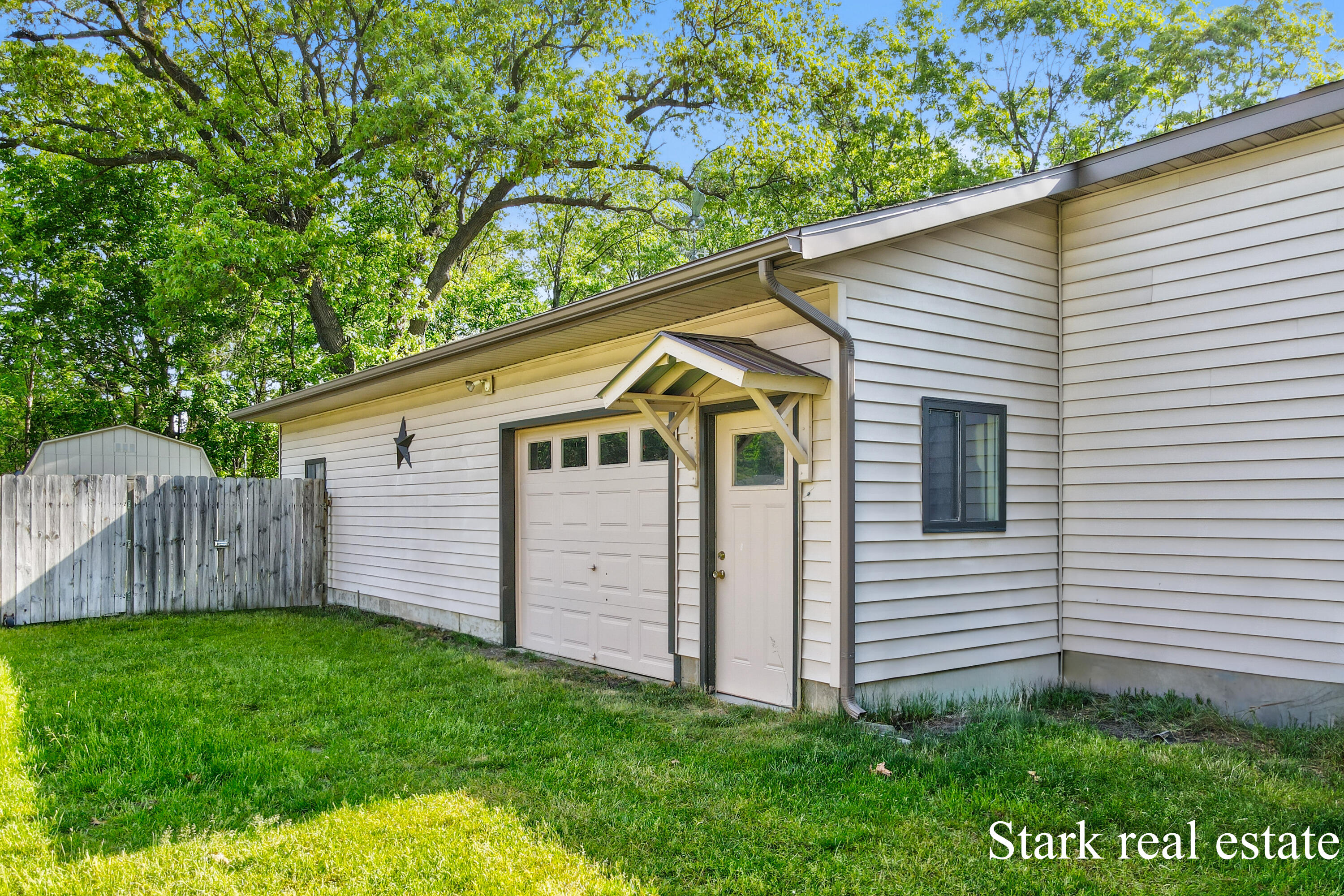 1290 Cardinal Circle Drive Muskegon MI 49445