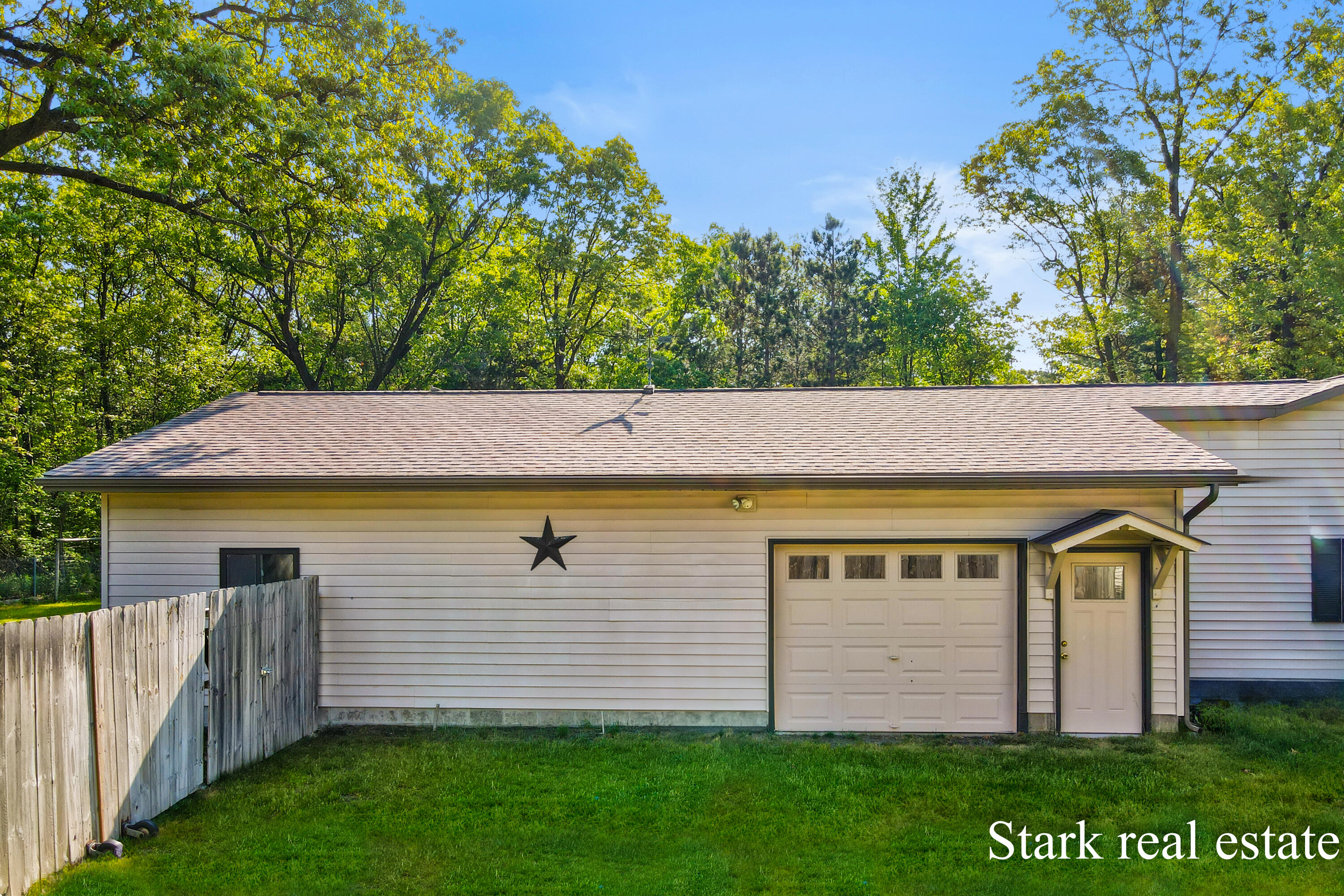 1290 Cardinal Circle Drive Muskegon MI 49445