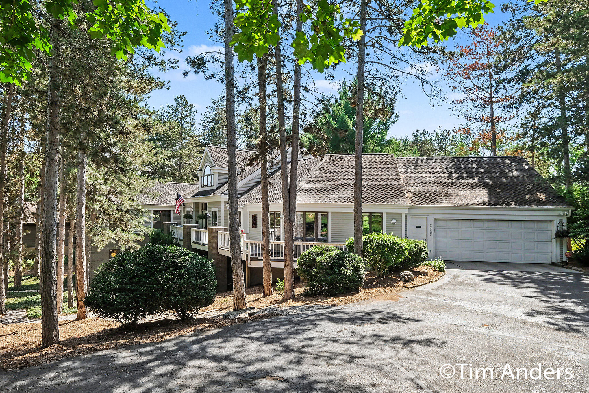 3433 Meadowood Trail Drive SE Grand Rapids MI 49546