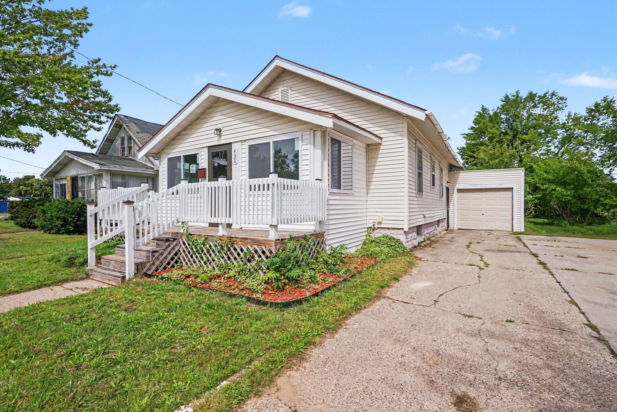 436 Catawba Avenue Muskegon MI 49442