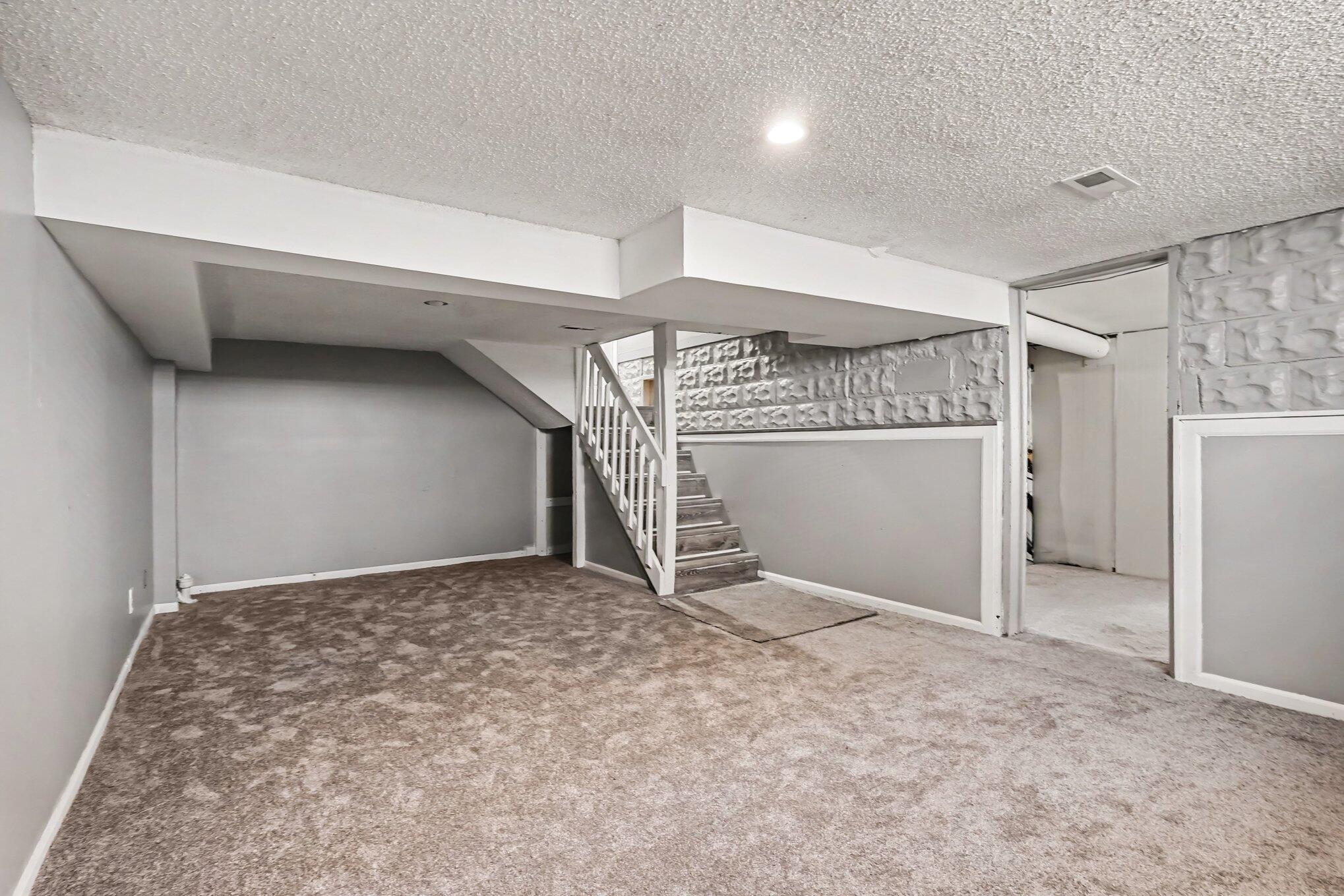436 Catawba Avenue Muskegon MI 49442