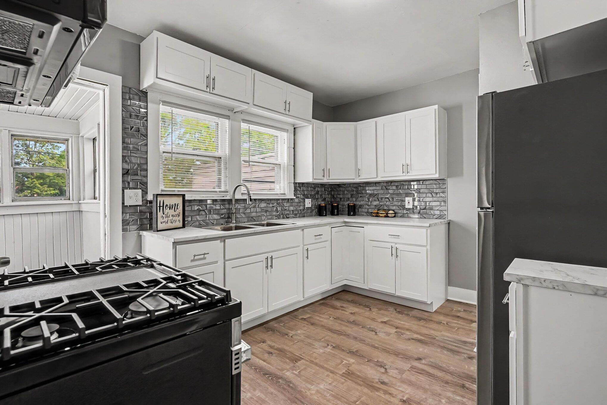 436 Catawba Avenue Muskegon MI 49442