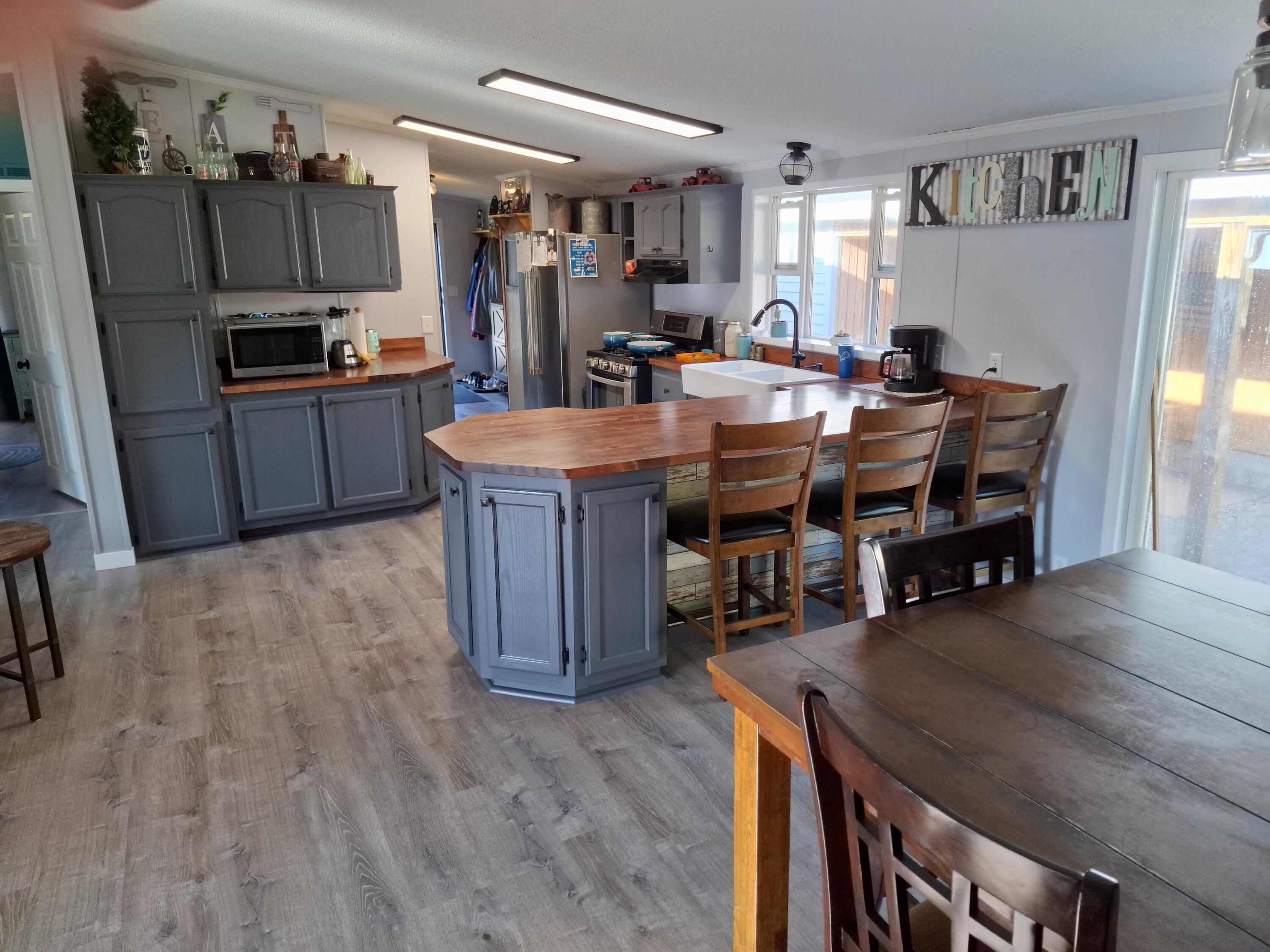 931 W Barney Avenue Muskegon MI 49441