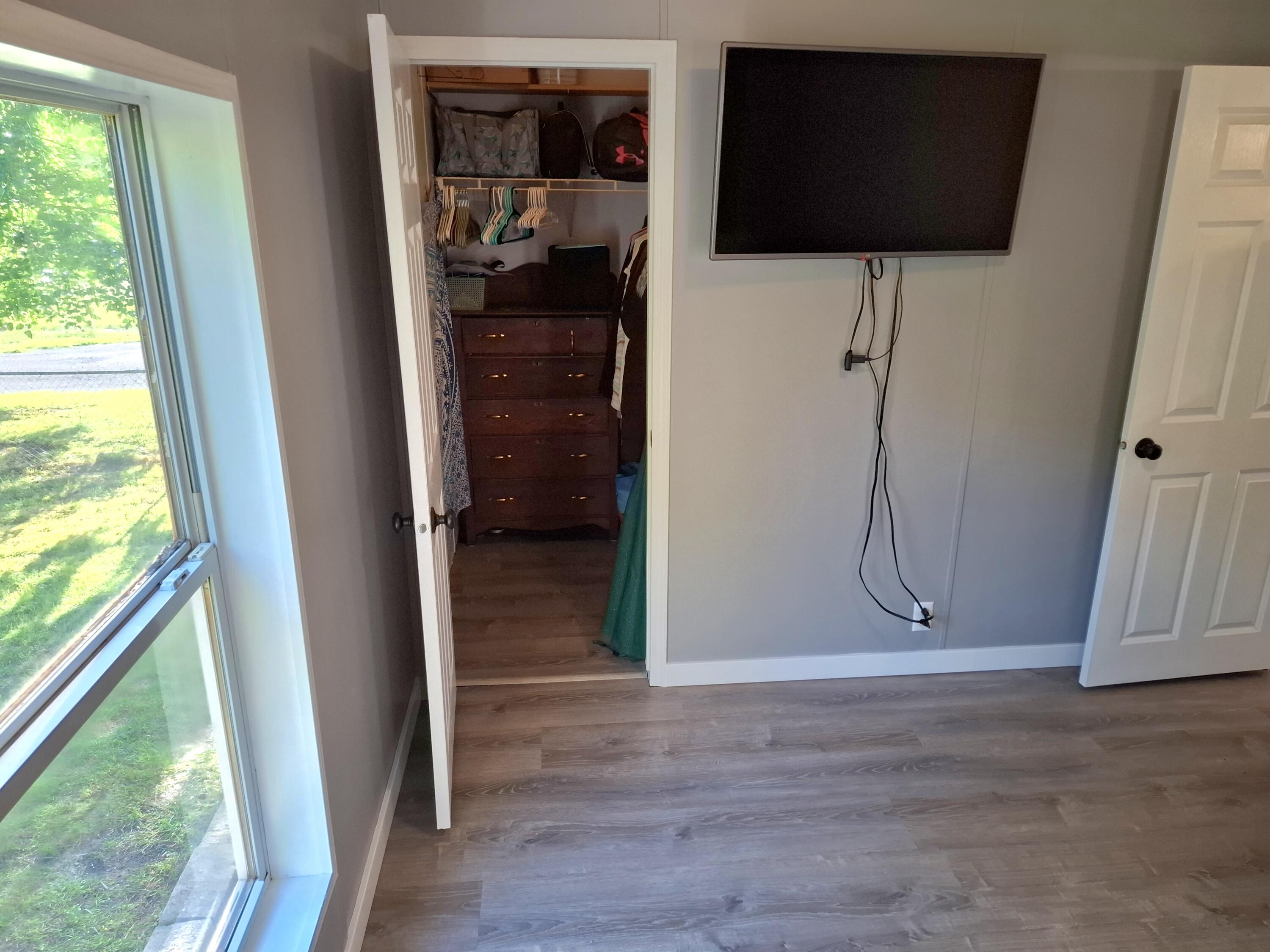 931 W Barney Avenue Muskegon MI 49441