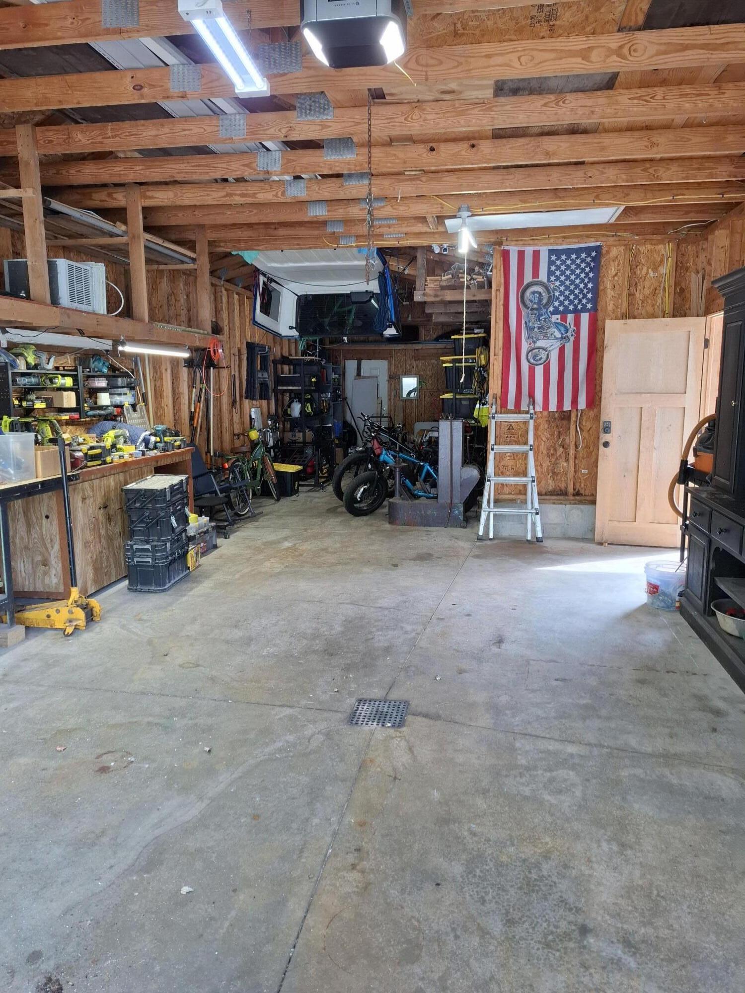 931 W Barney Avenue Muskegon MI 49441