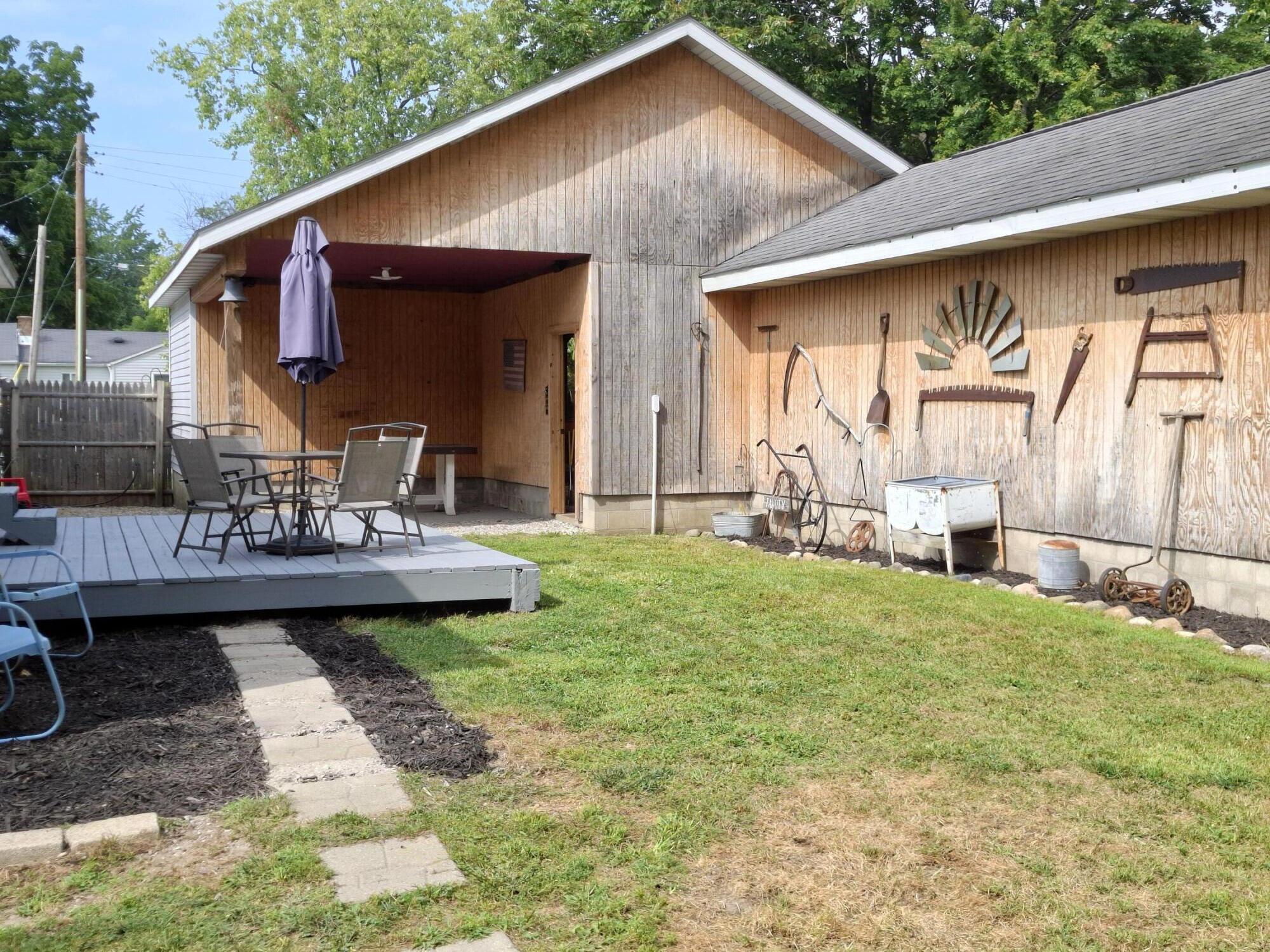 931 W Barney Avenue Muskegon MI 49441