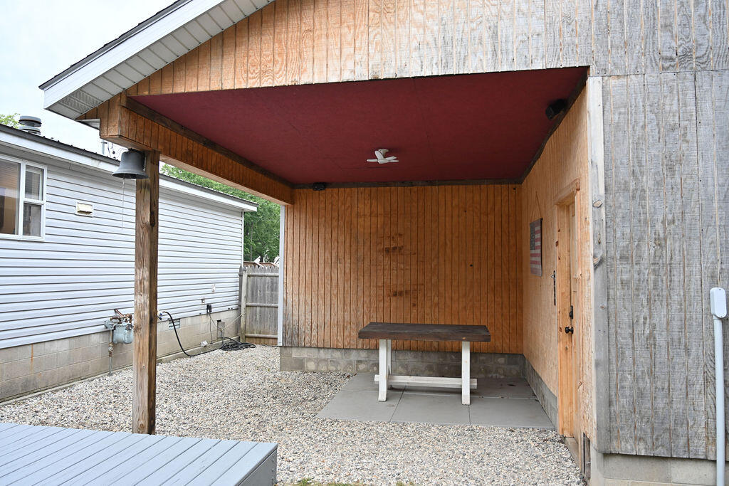 931 W Barney Avenue Muskegon MI 49441
