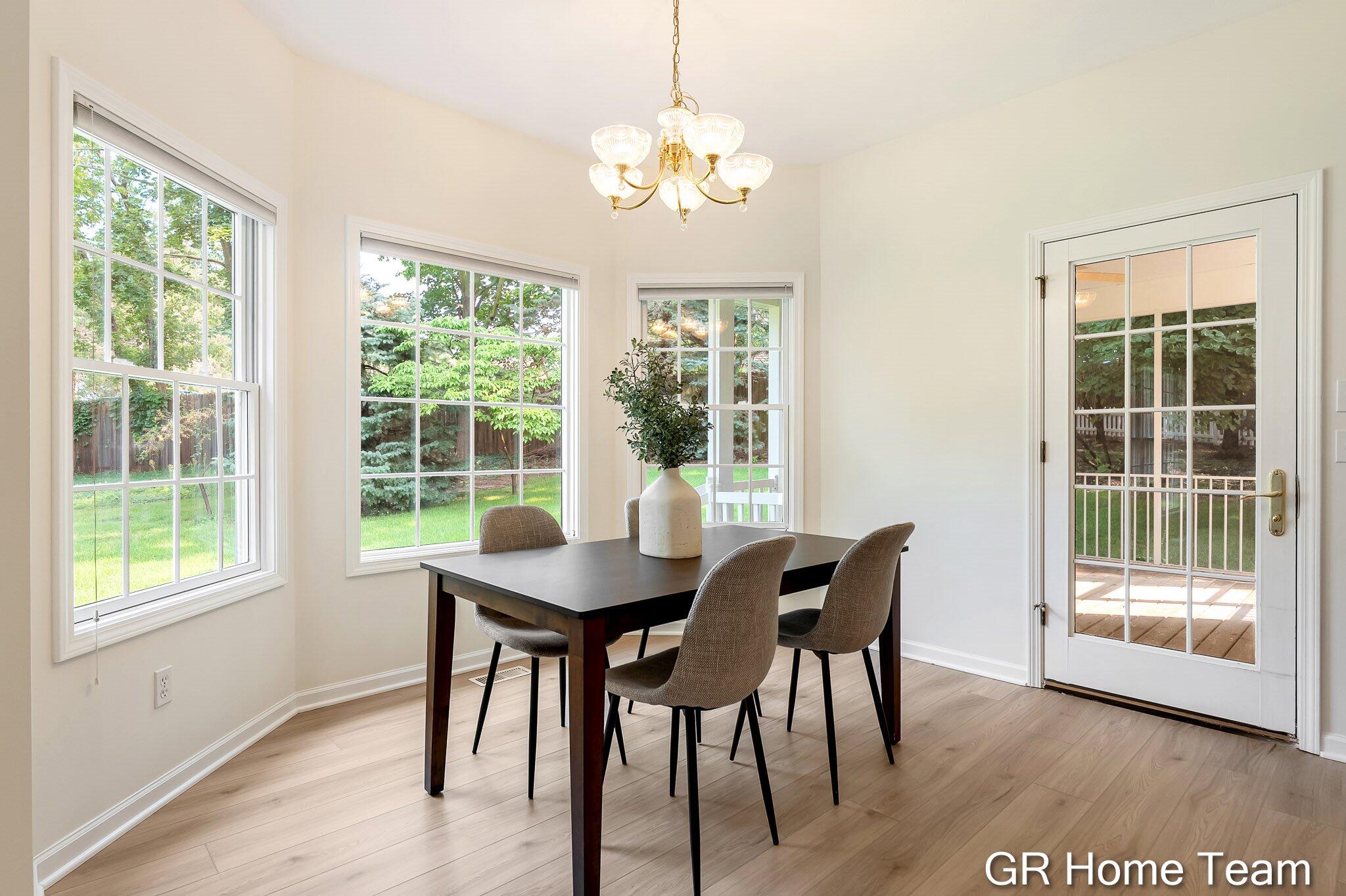1059 Greenwood Forest SE Grand Rapids MI 49546