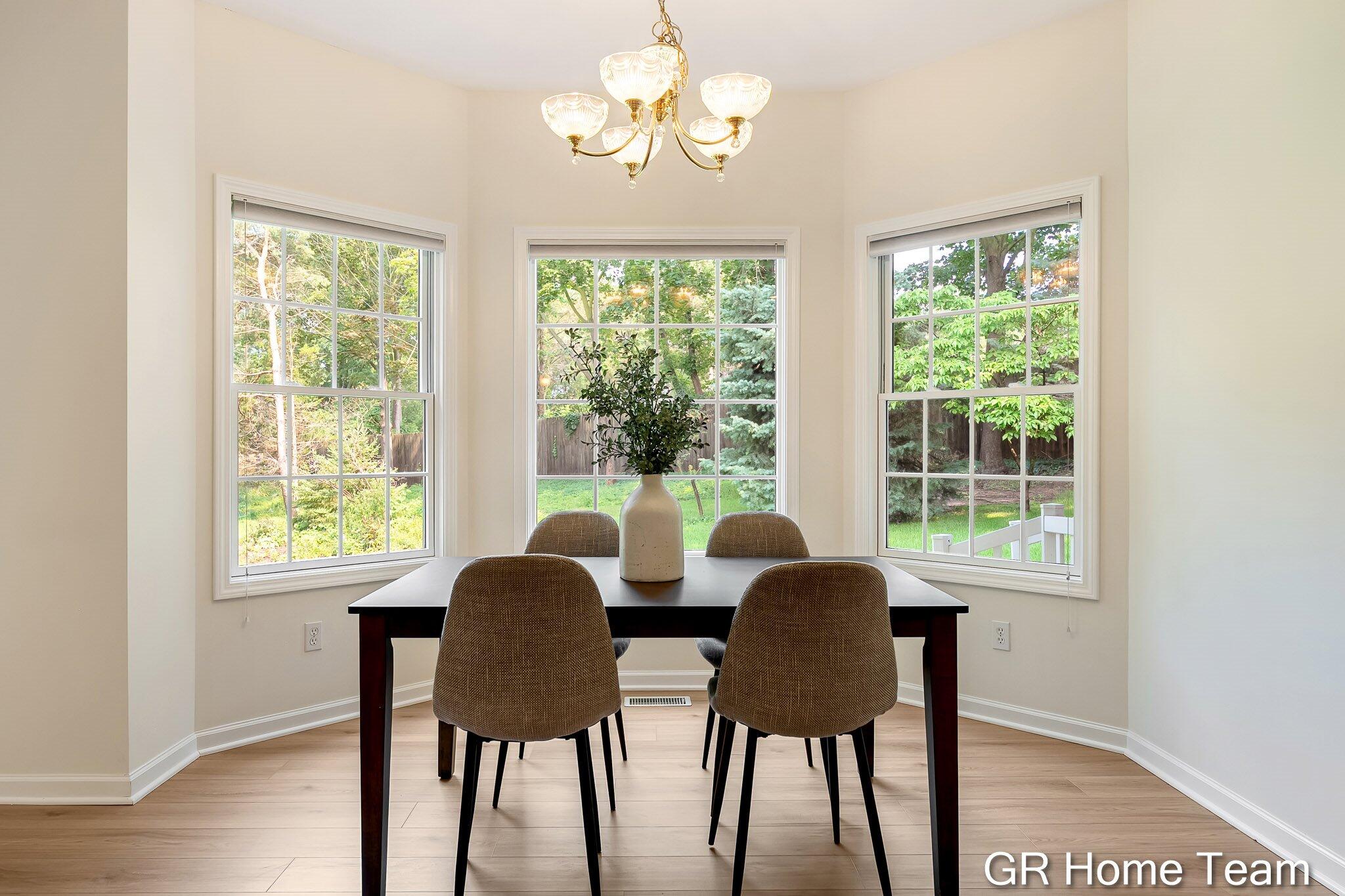 1059 Greenwood Forest SE Grand Rapids MI 49546