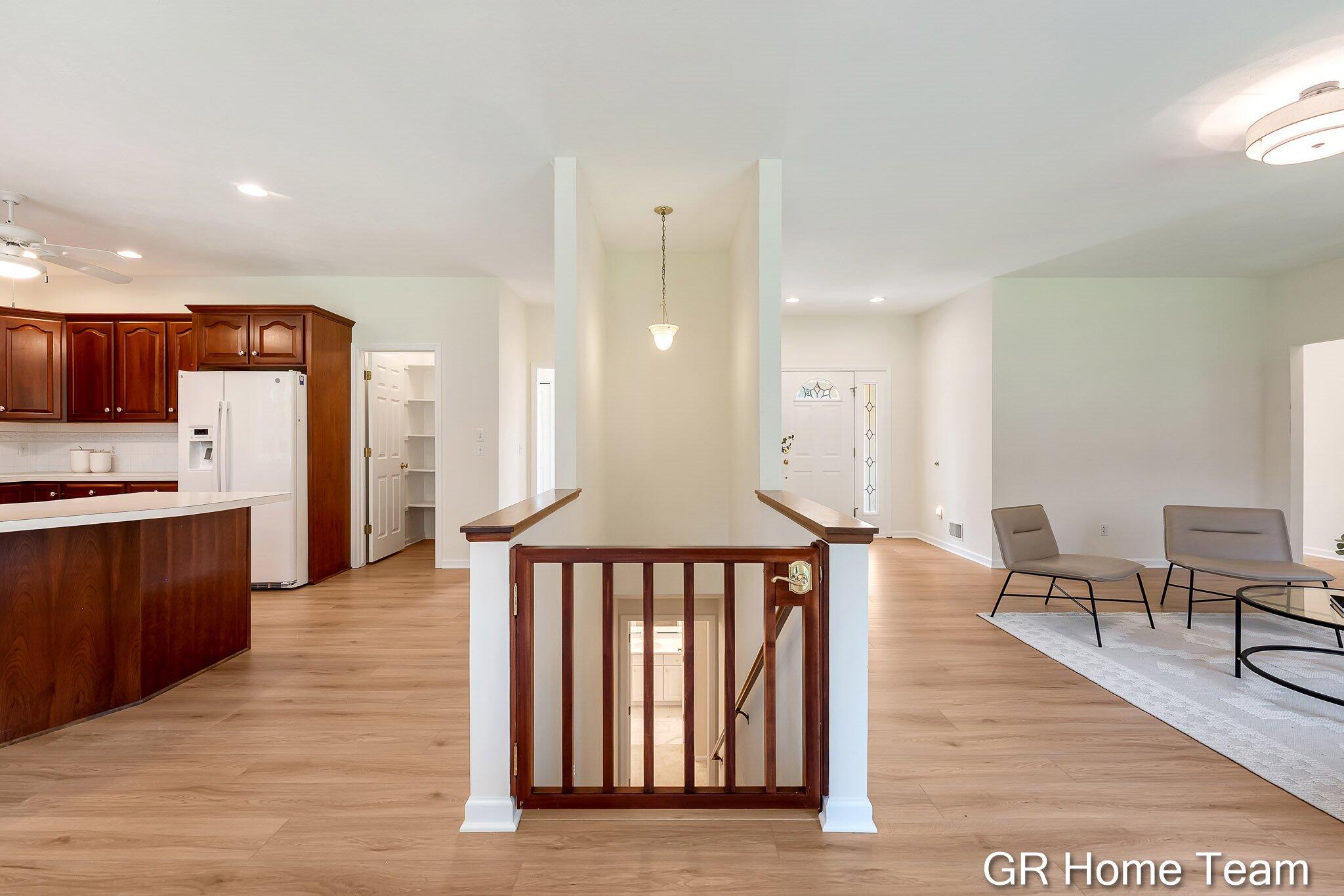 1059 Greenwood Forest SE Grand Rapids MI 49546