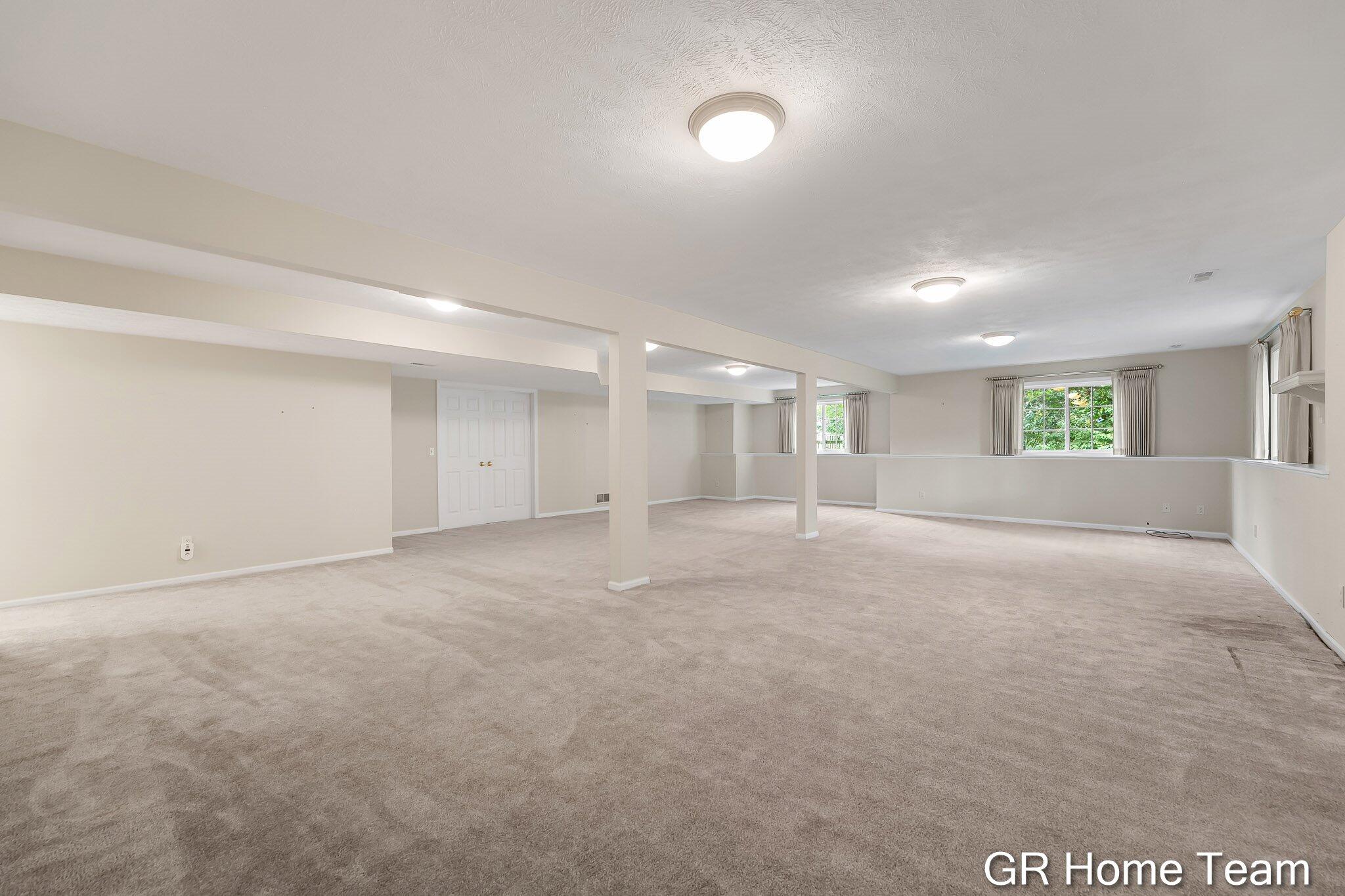 1059 Greenwood Forest SE Grand Rapids MI 49546