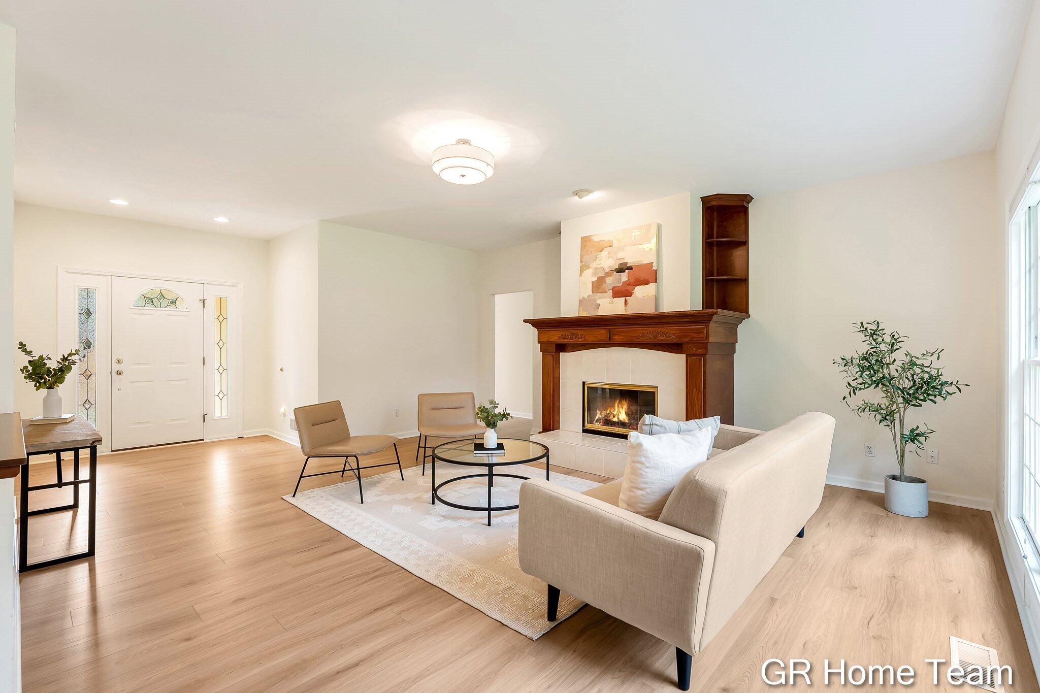 1059 Greenwood Forest SE Grand Rapids MI 49546