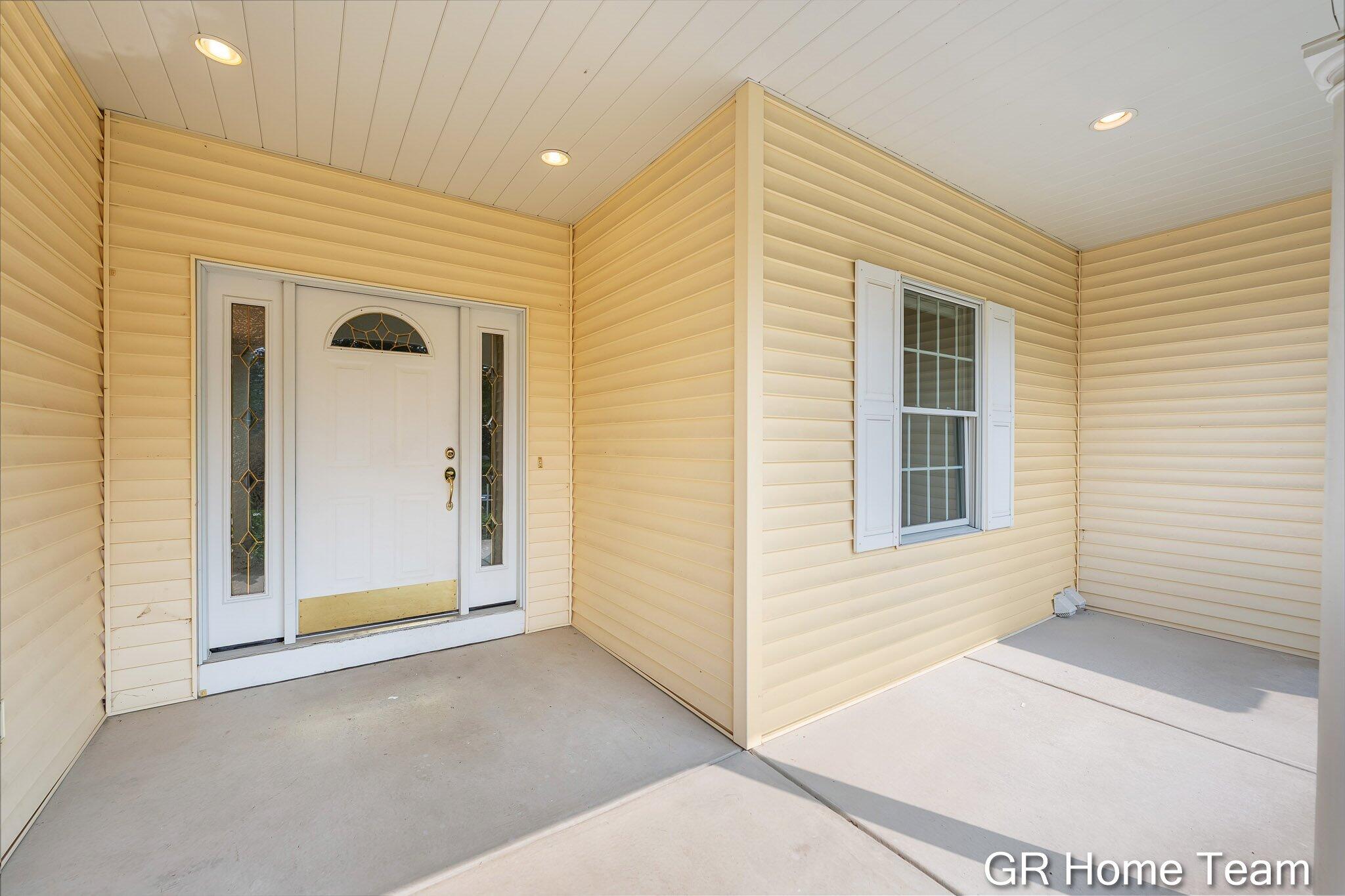 1059 Greenwood Forest SE Grand Rapids MI 49546