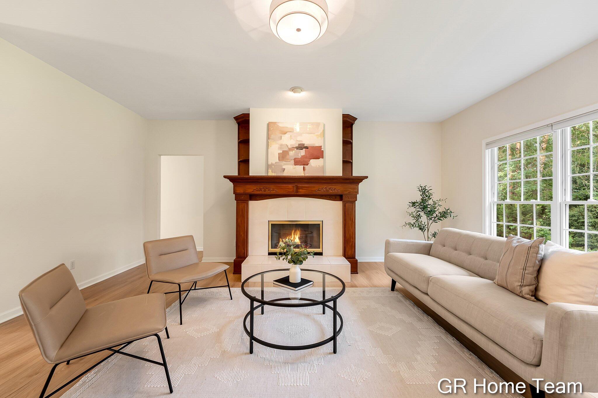 1059 Greenwood Forest SE Grand Rapids MI 49546