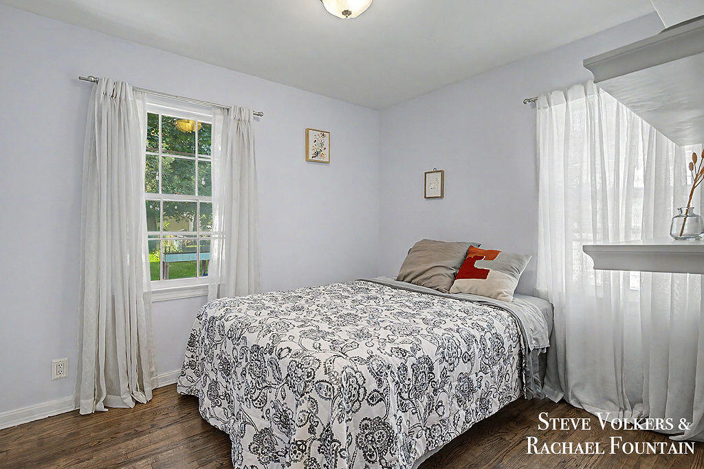 2143 Houseman Avenue NE Grand Rapids MI 49505
