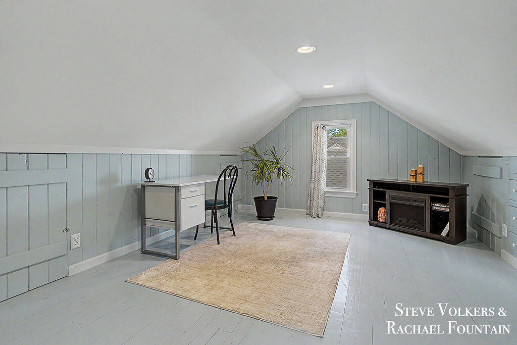 2143 Houseman Avenue NE Grand Rapids MI 49505
