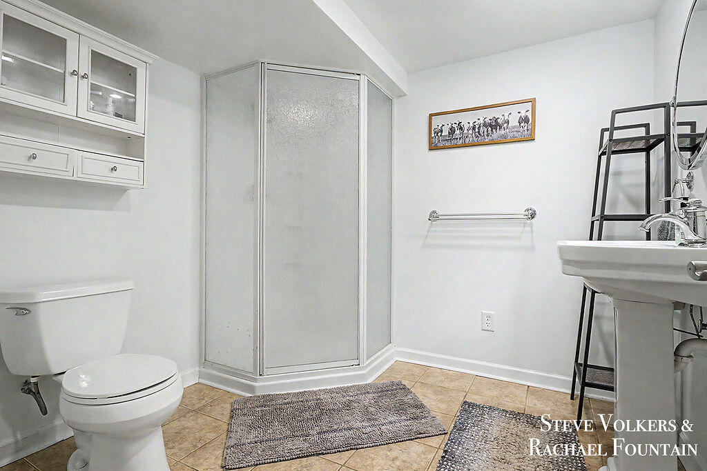 2143 Houseman Avenue NE Grand Rapids MI 49505