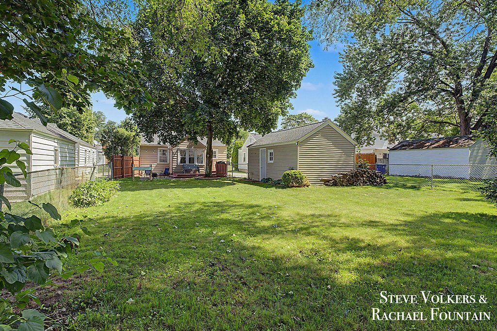 2143 Houseman Avenue NE Grand Rapids MI 49505