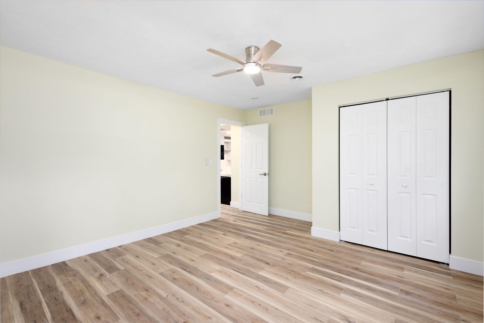 25590 Redfield Street Edwardsburg MI 49112