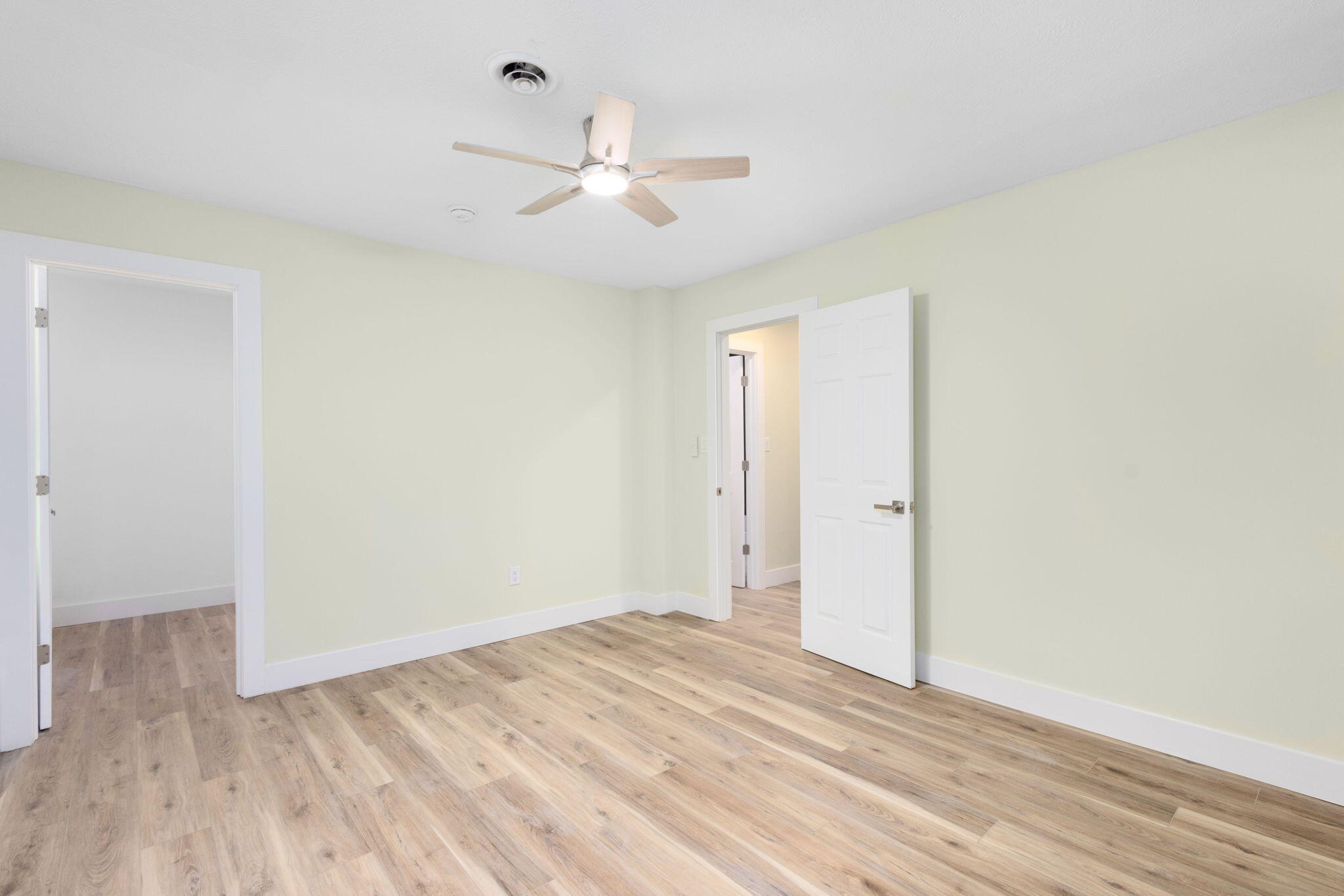 25590 Redfield Street Edwardsburg MI 49112