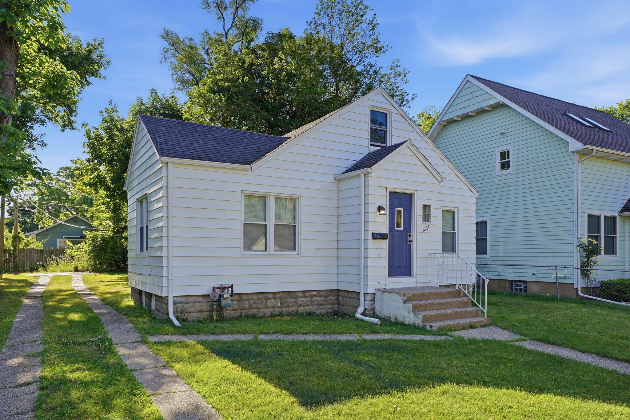 1027 Monroe Street Benton Harbor MI 49022