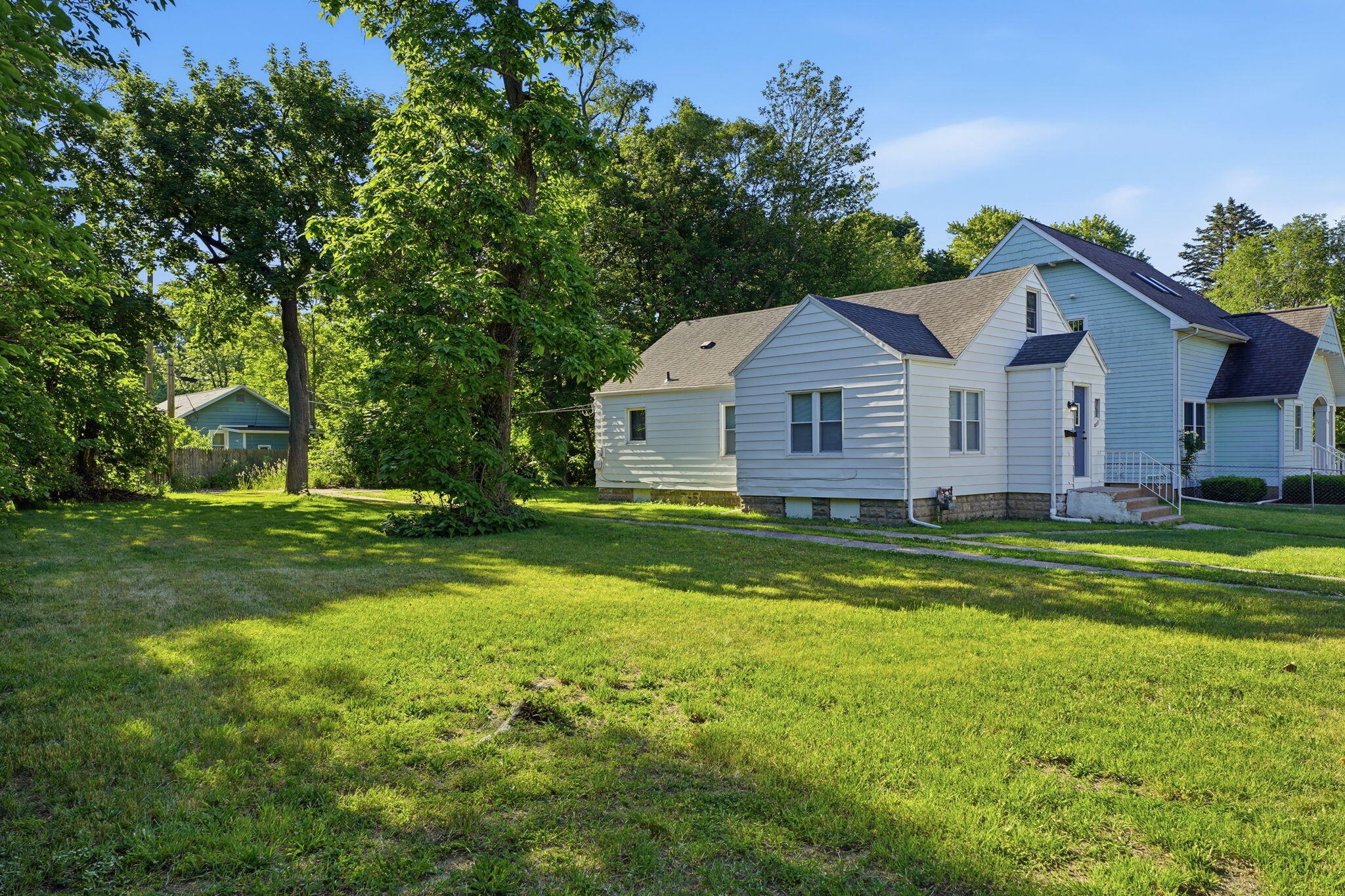 1027 Monroe Street Benton Harbor MI 49022