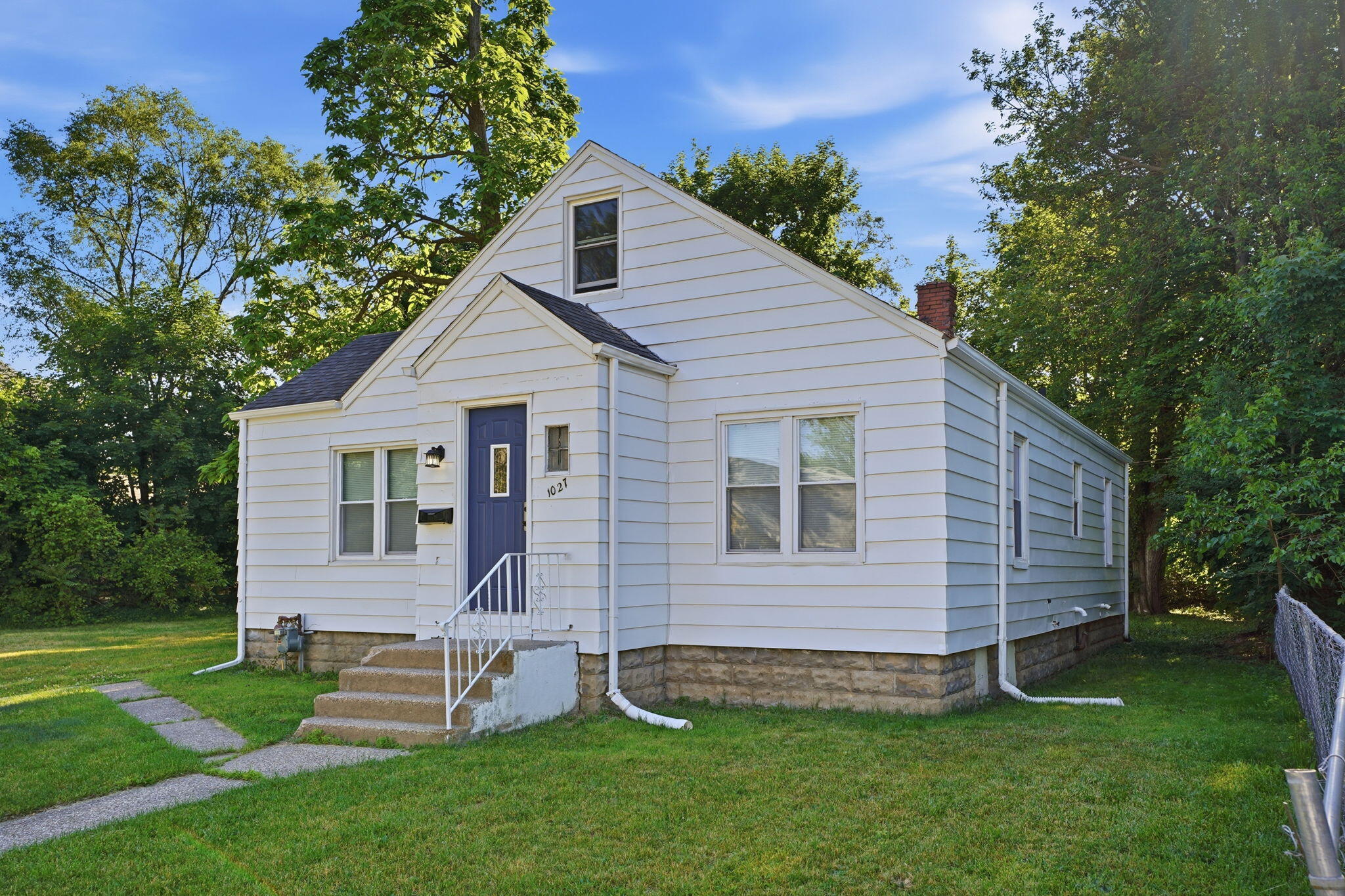 1027 Monroe Street Benton Harbor MI 49022