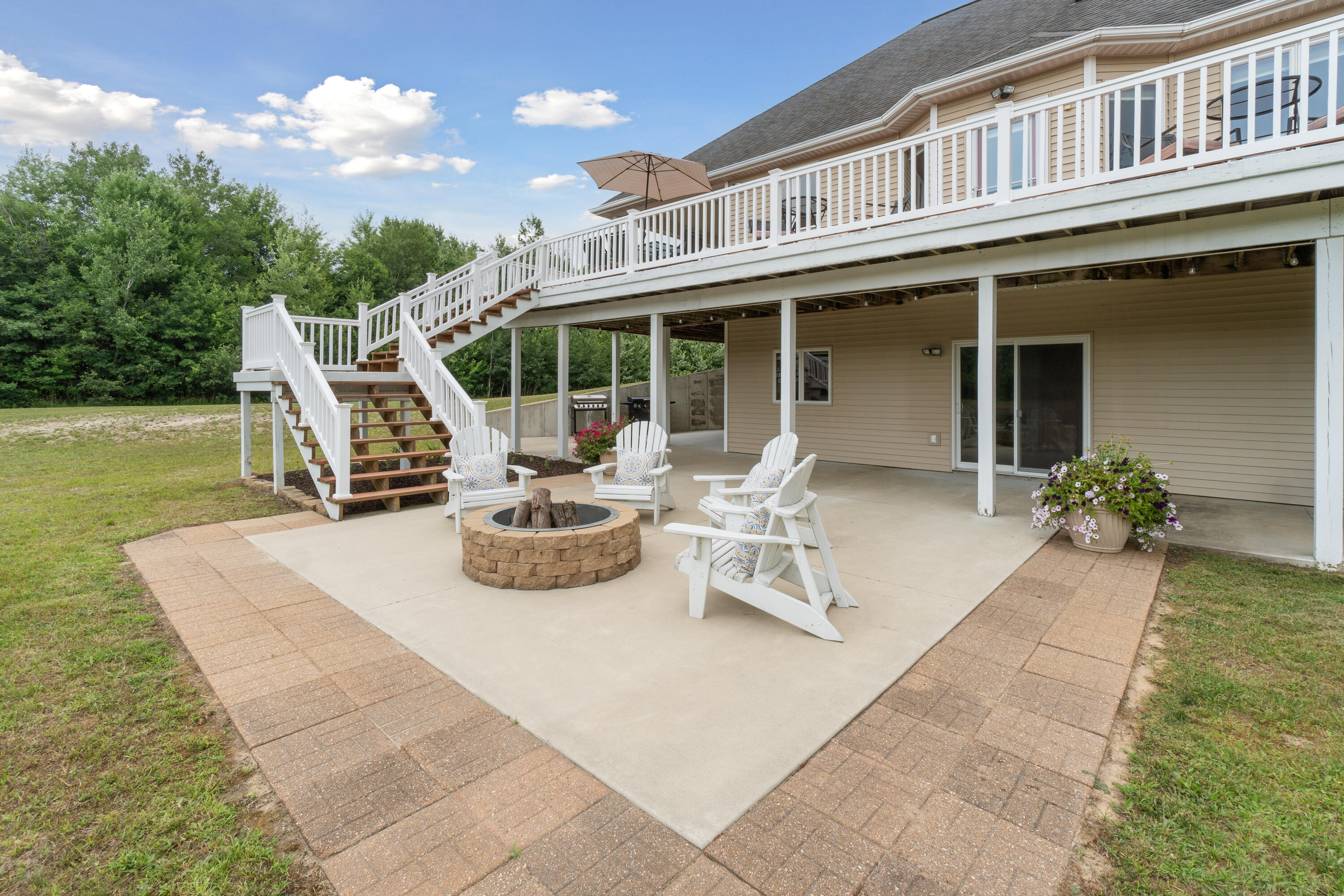 1084 38th Street Allegan MI 49010